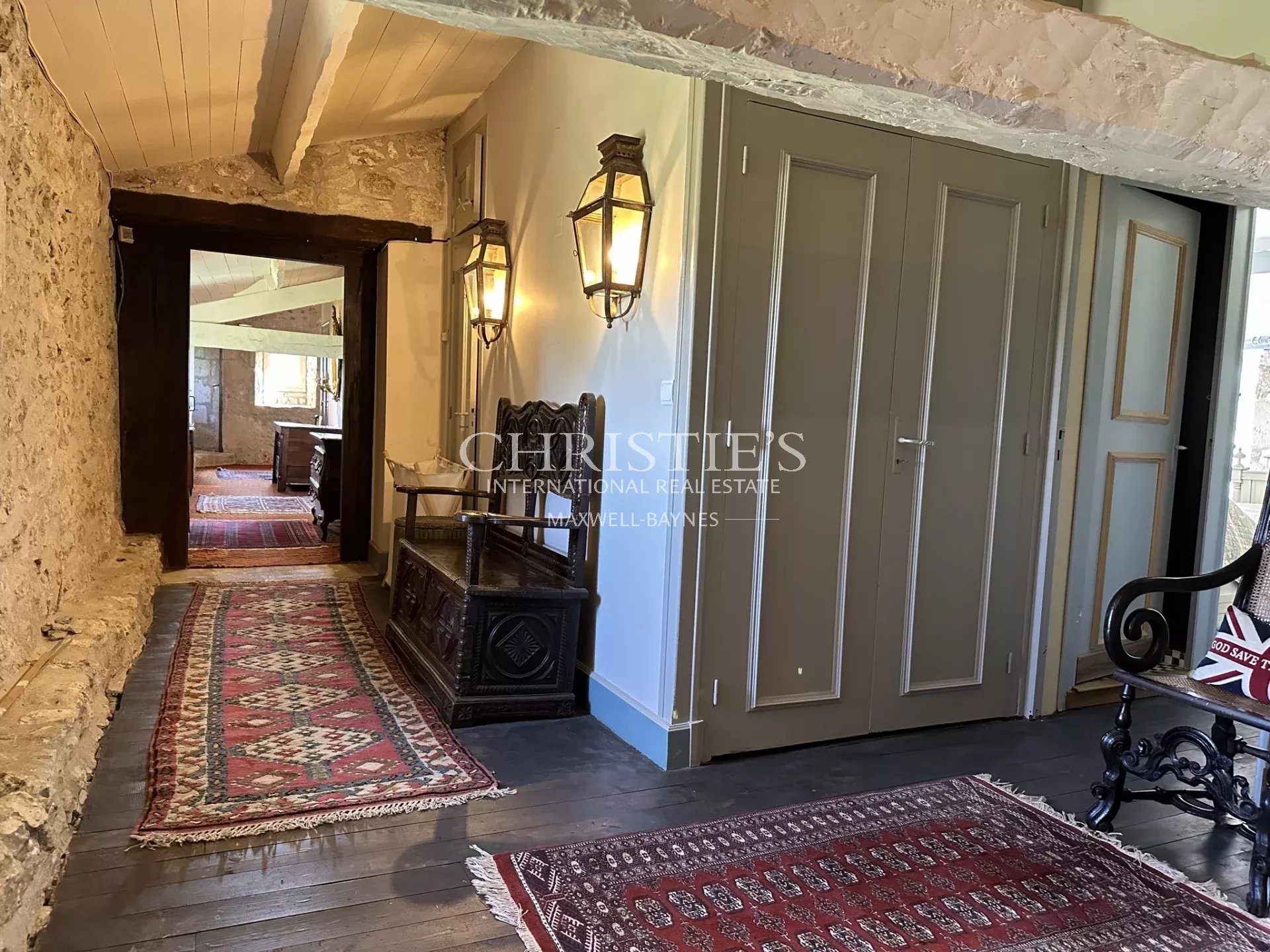 5 Bedroom Chateau's Image 24