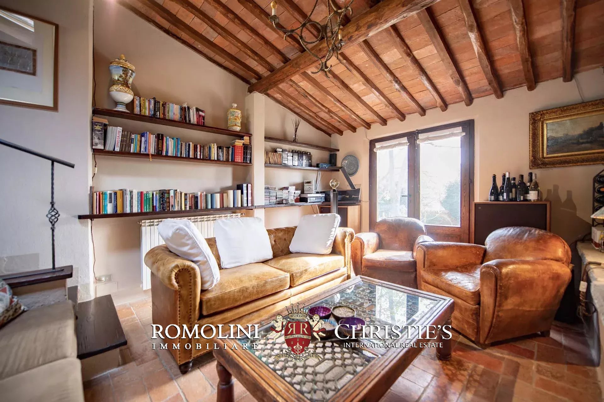 6 Bedroom Villa/Townhouse's Image 26