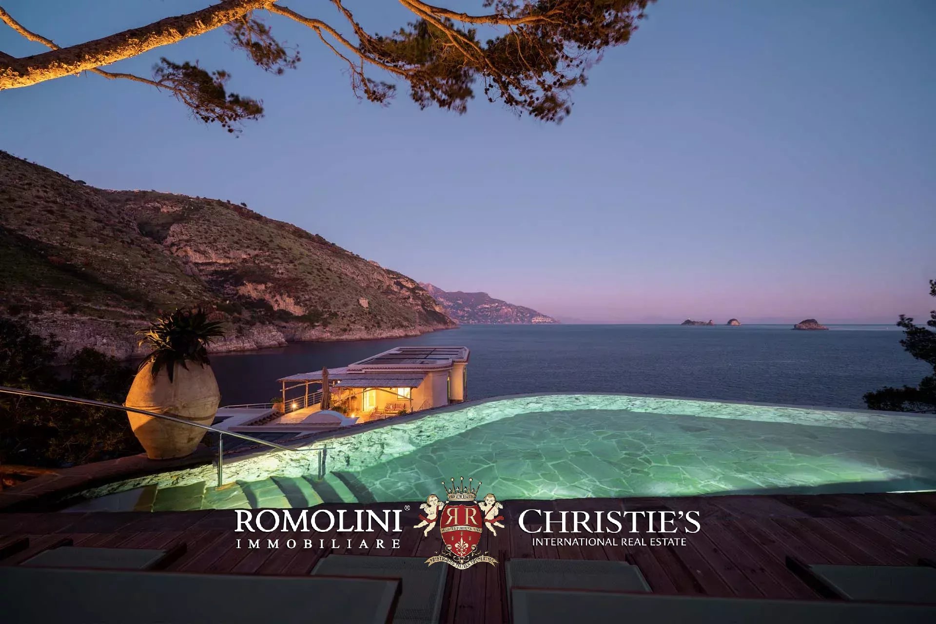 8 Bedroom Villa/Townhouse's Image 16