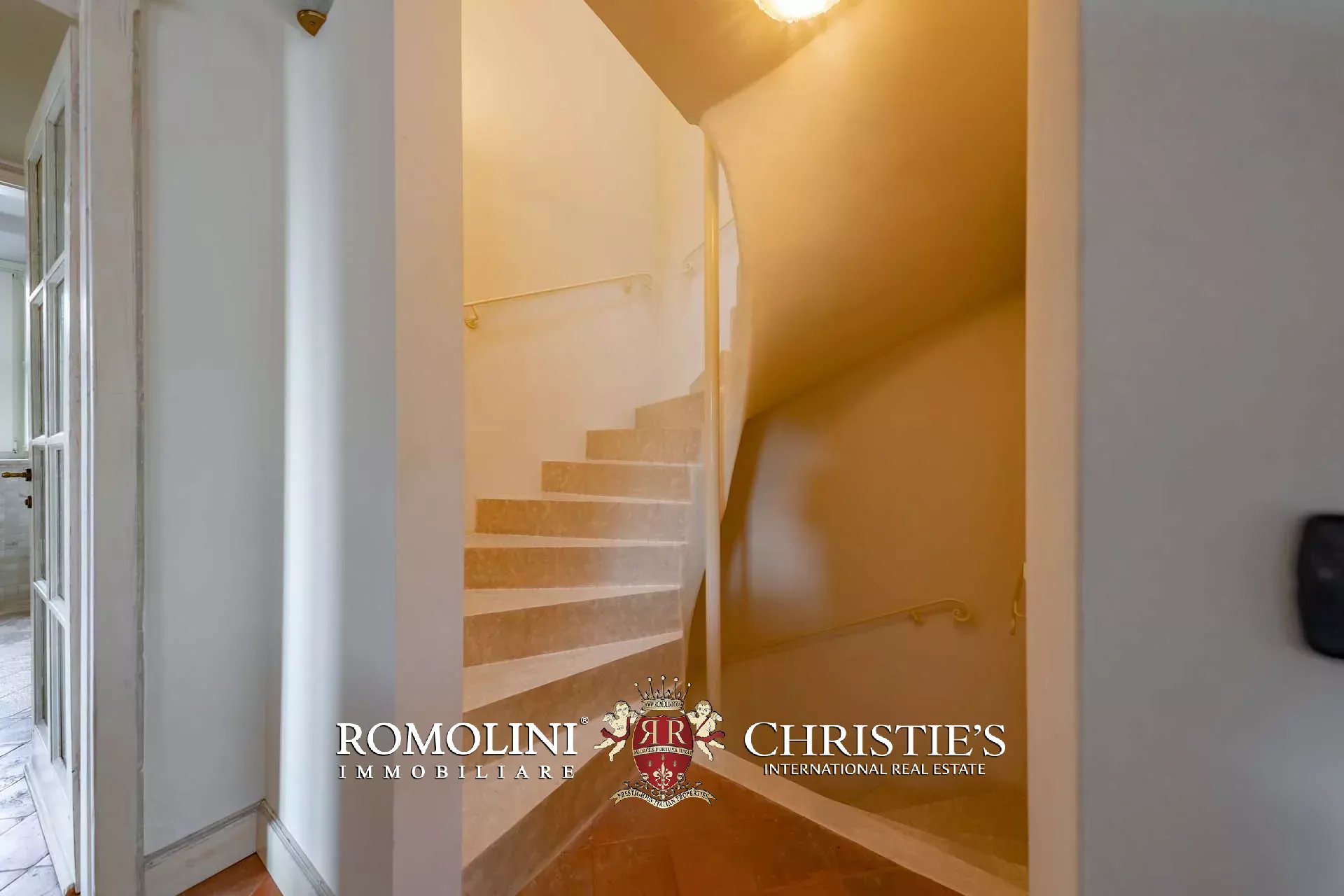 10 Bedroom Villa/Townhouse's Image 104