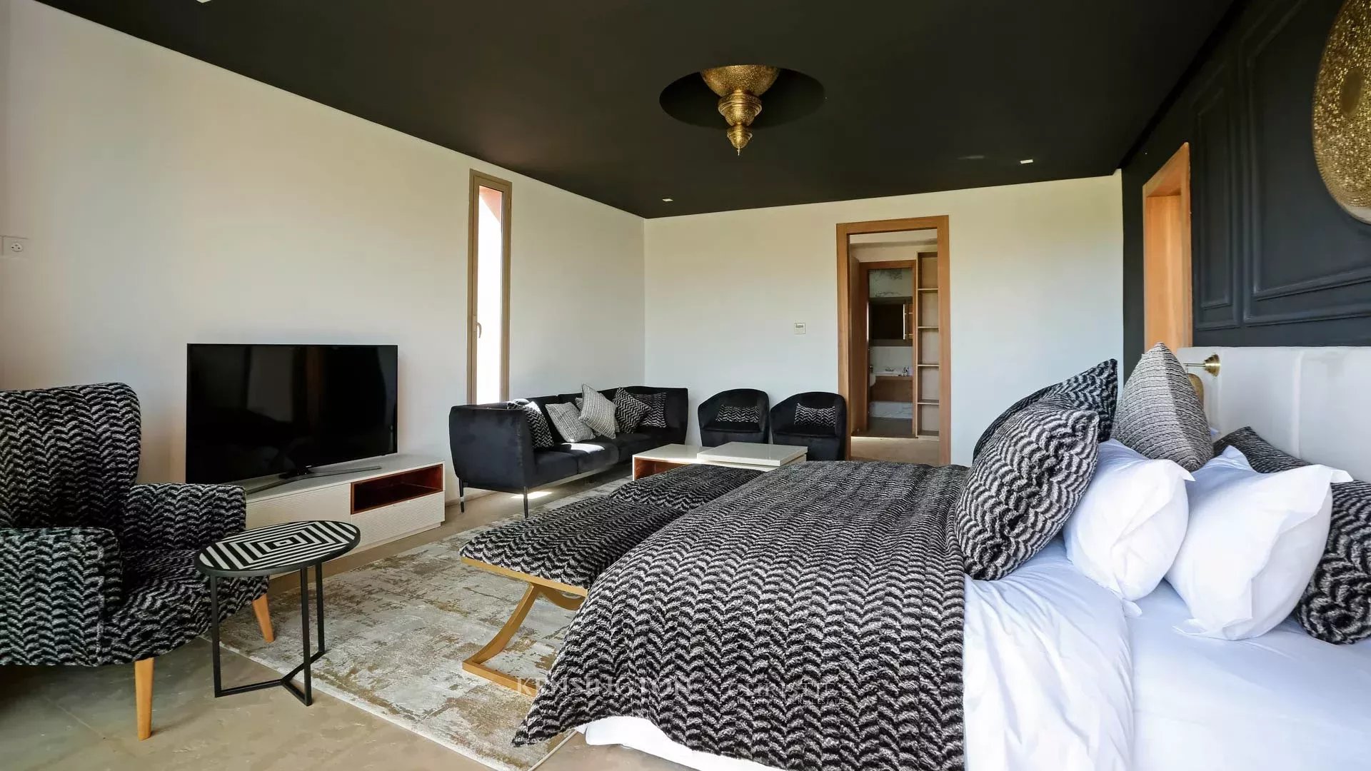 7 Bedroom Villa/Townhouse's Image 19