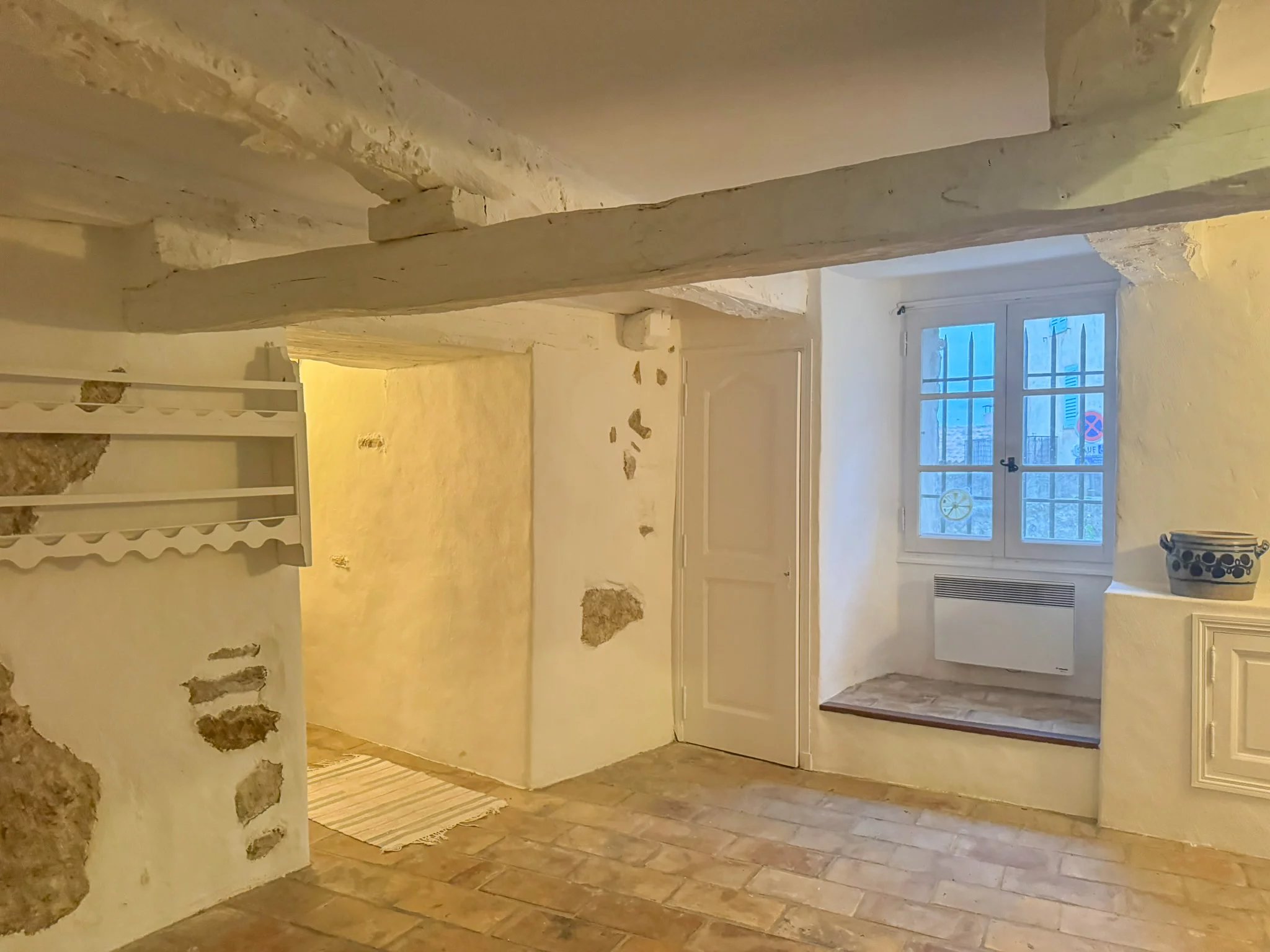 Charmante maison de village vue mer panoramique à Chateauneuf -Grasse. Un véritable rêve!