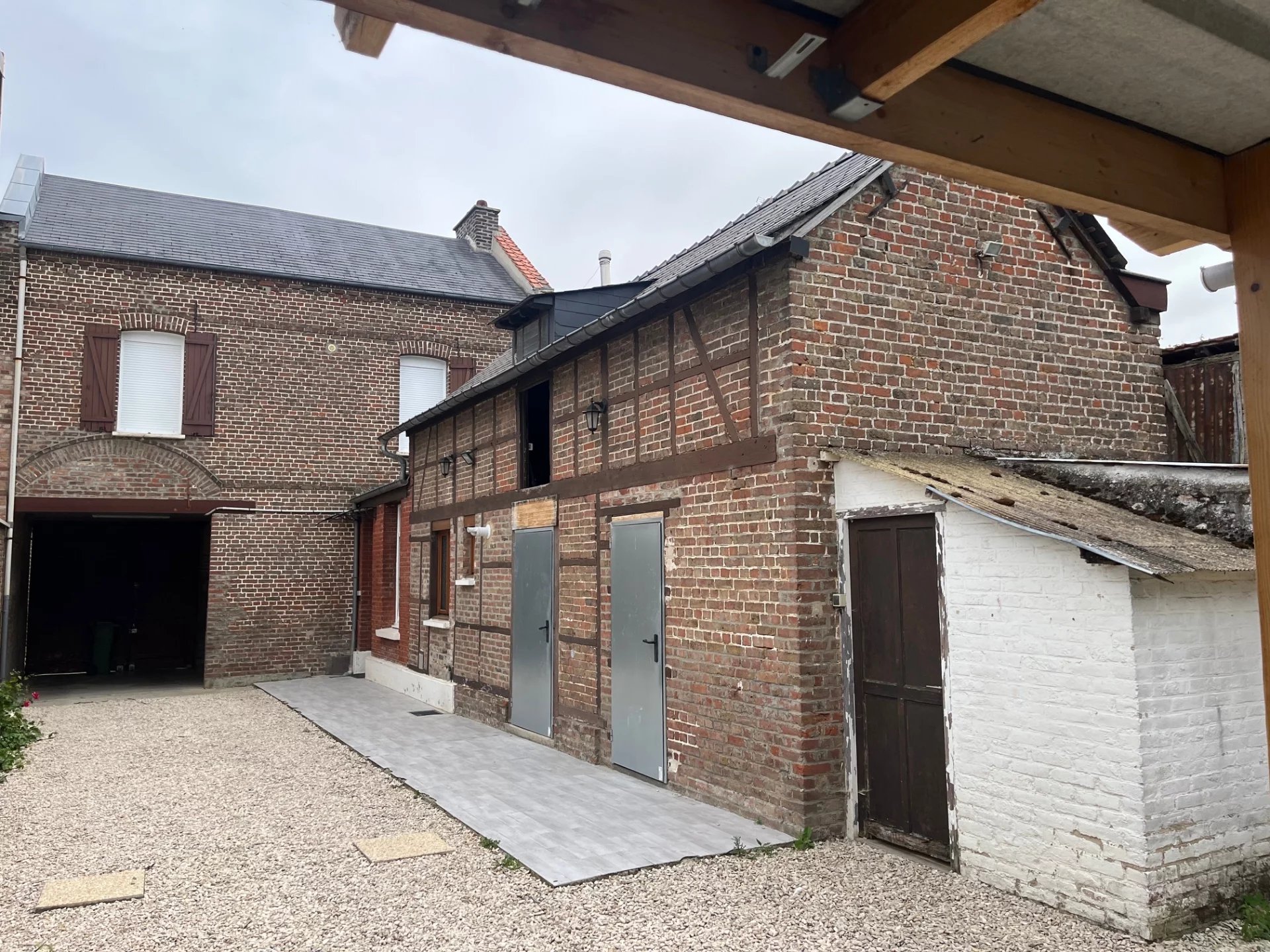 Amiens pont de Metz garage sous porche — photo 7