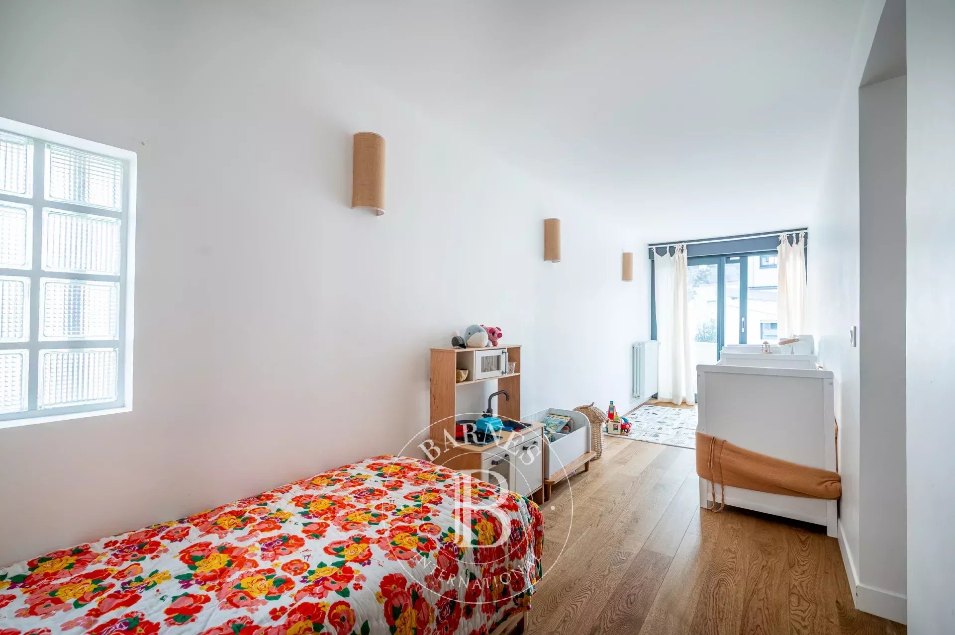 Courbevoie  - Maison 6 Pi&egrave;ces 4 Chambres - picture 12