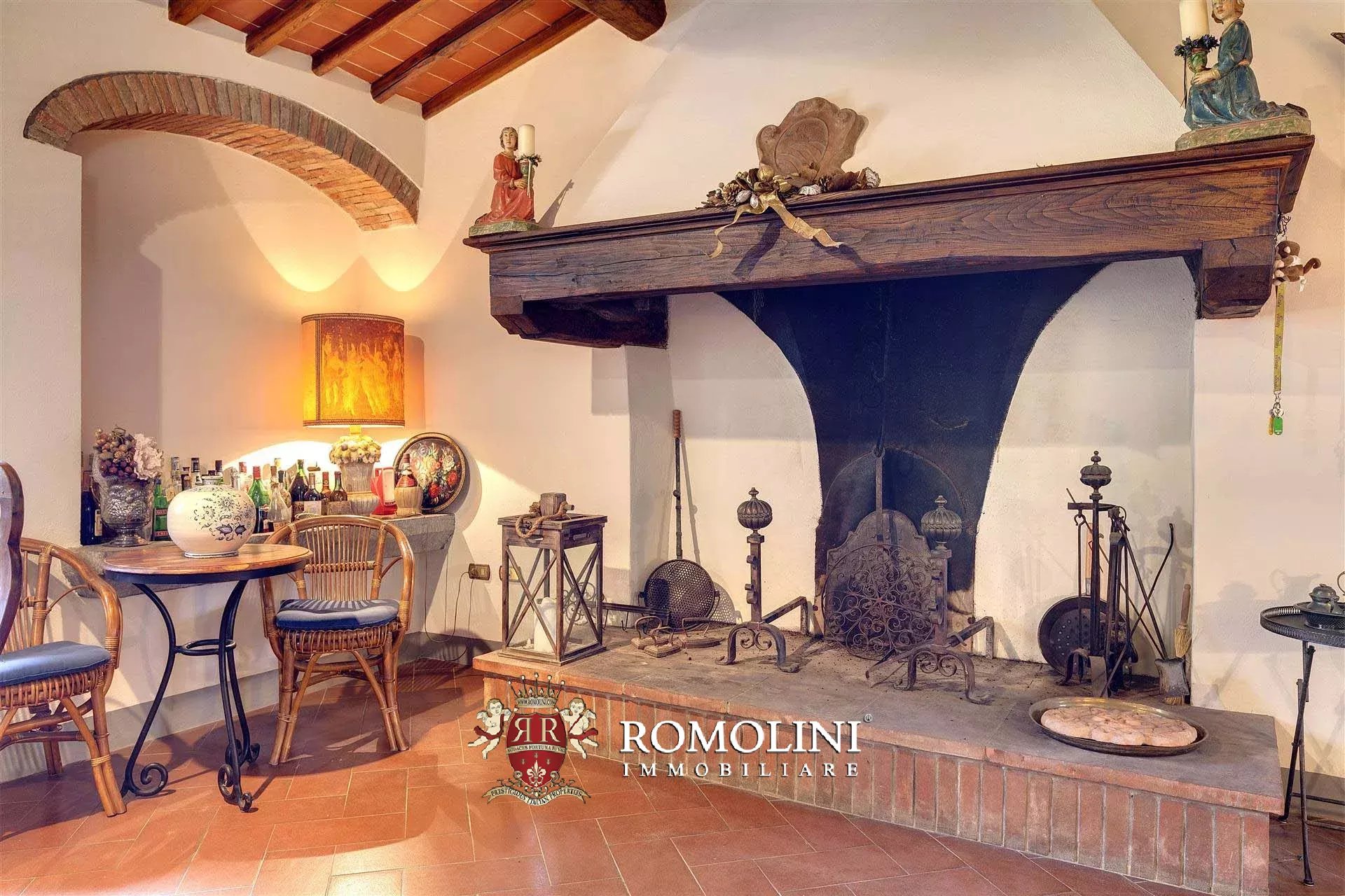 9 Bedroom Vineyard's Image 33
