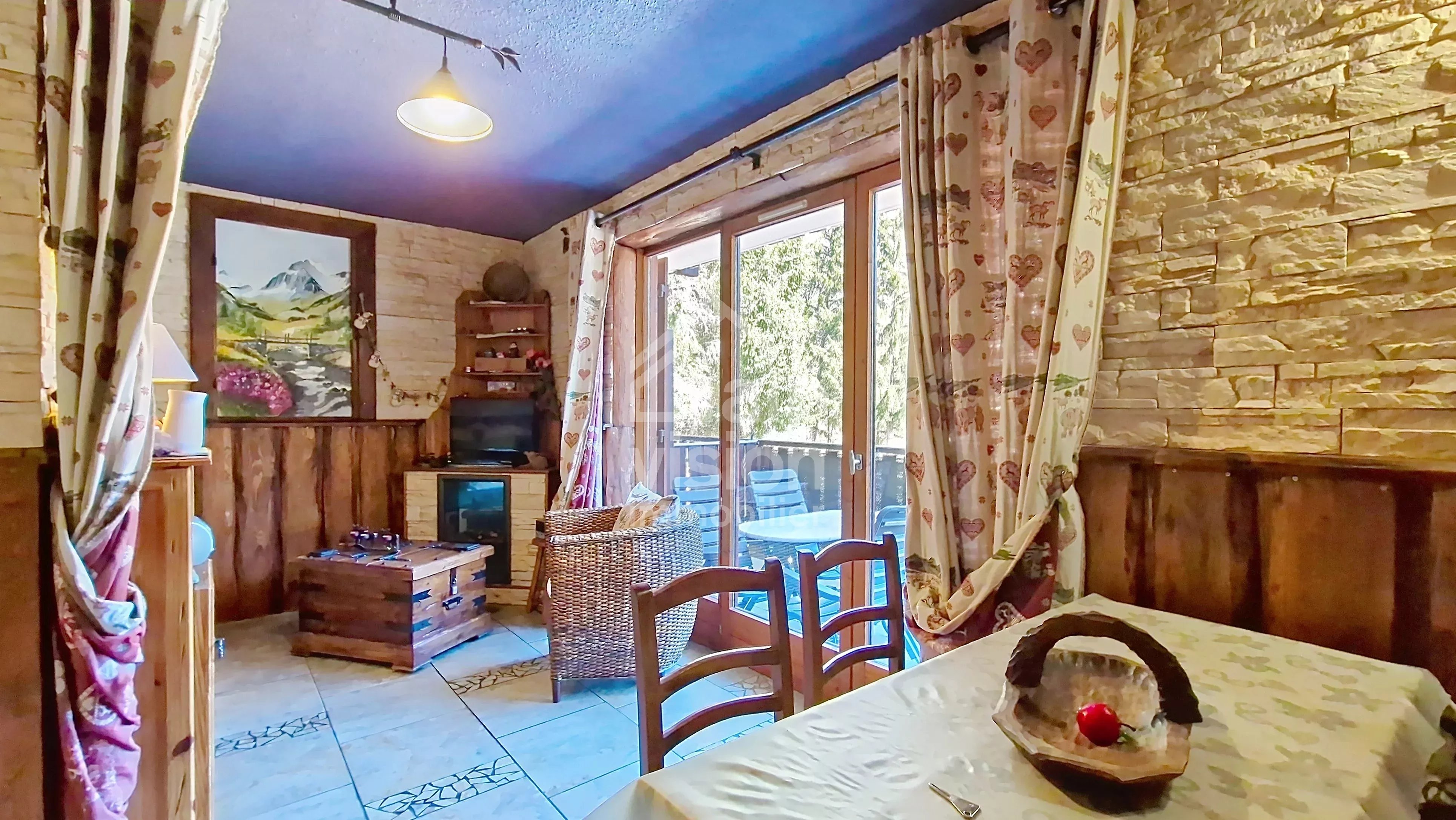 APPARTEMENT, DEUX PIECES, ABONDANCE, RENOVE