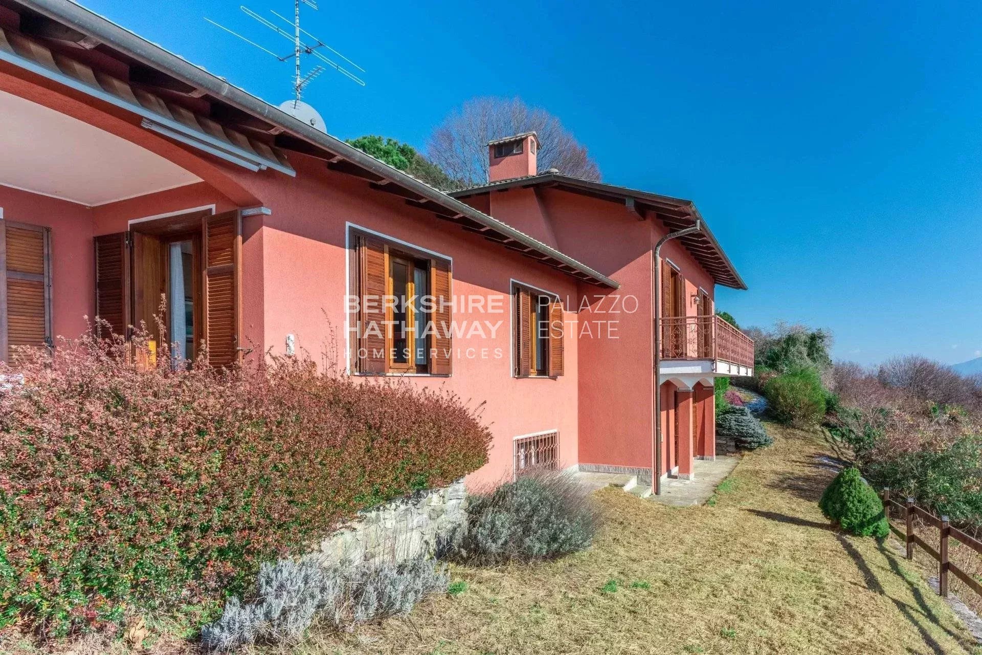 Villa in Lesa - Image 5