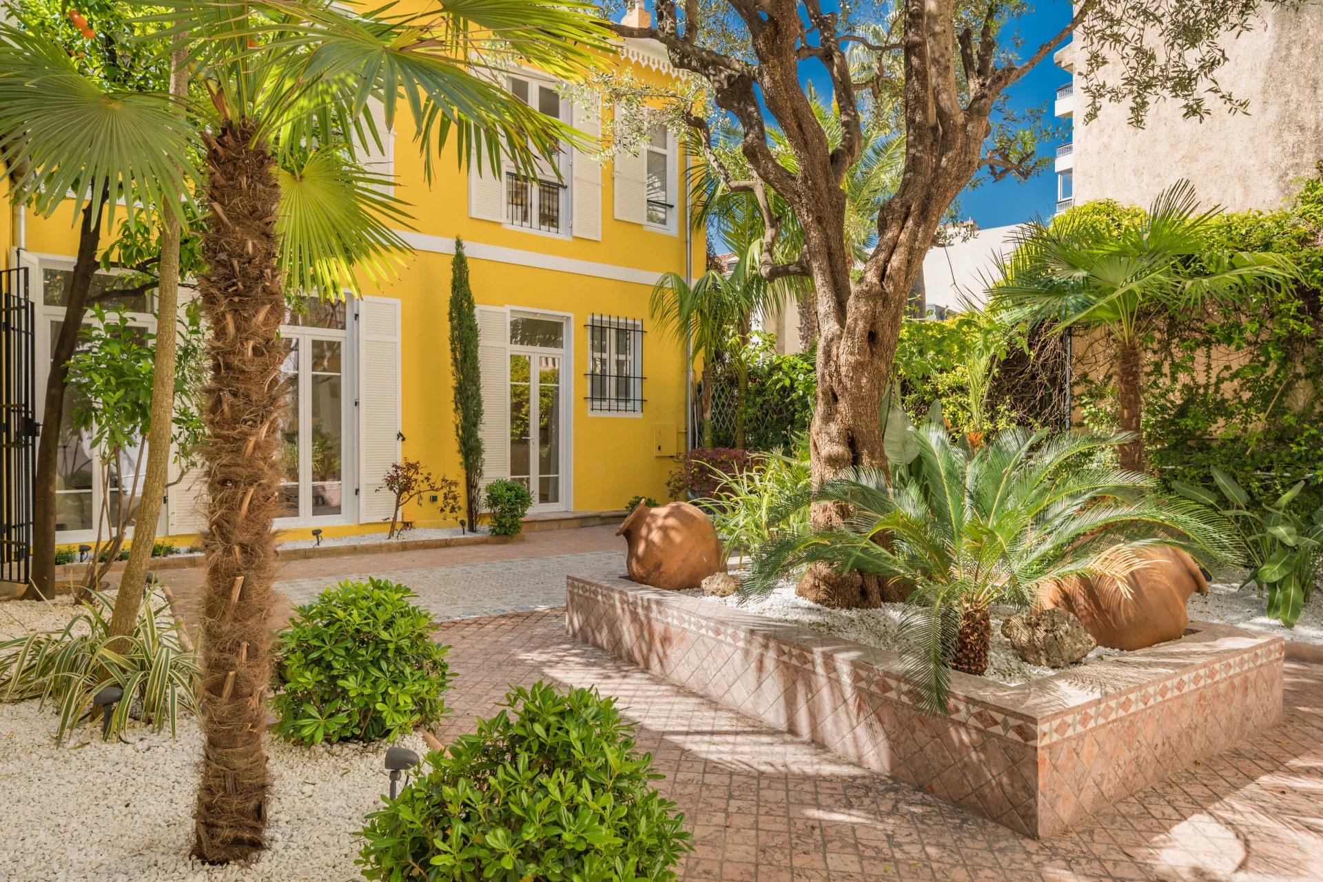 Qlistings - 3 Bedrooms - Apartment - Alpes-Maritimes - For Sale - 9385 Property Image