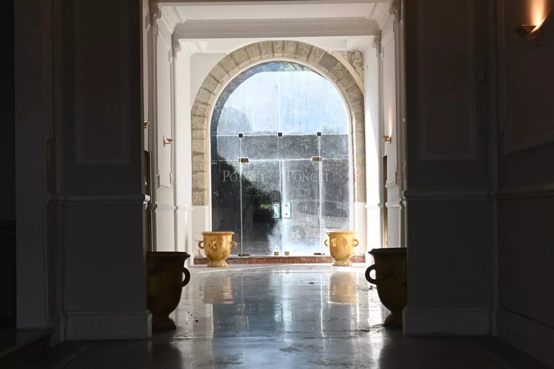 9 Bedroom Villa/Townhouse's Image 4