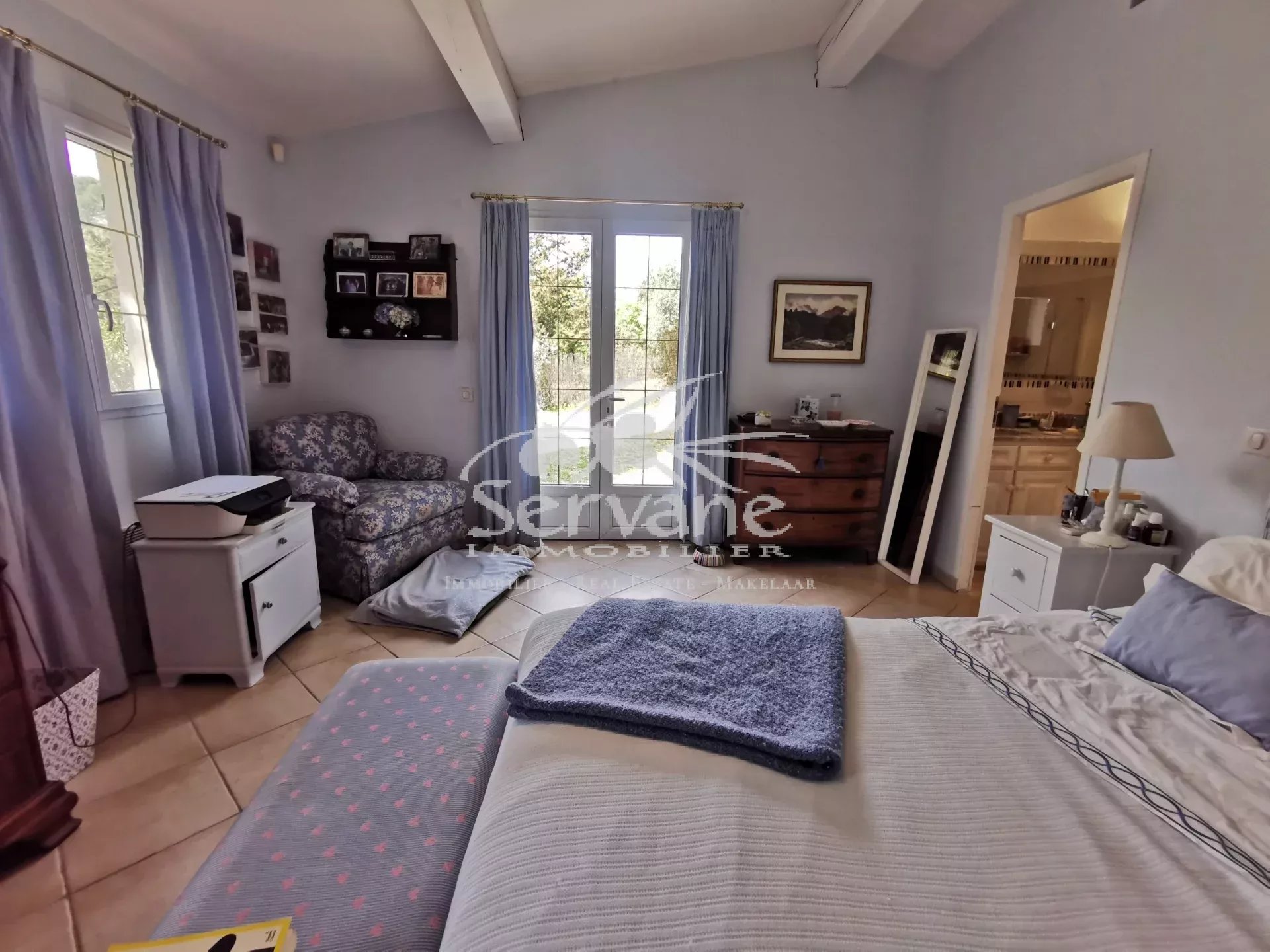 LORGUES PROVENCE FOR SALE COUNTRYSIDE HOUSE 4 BEDROOMS