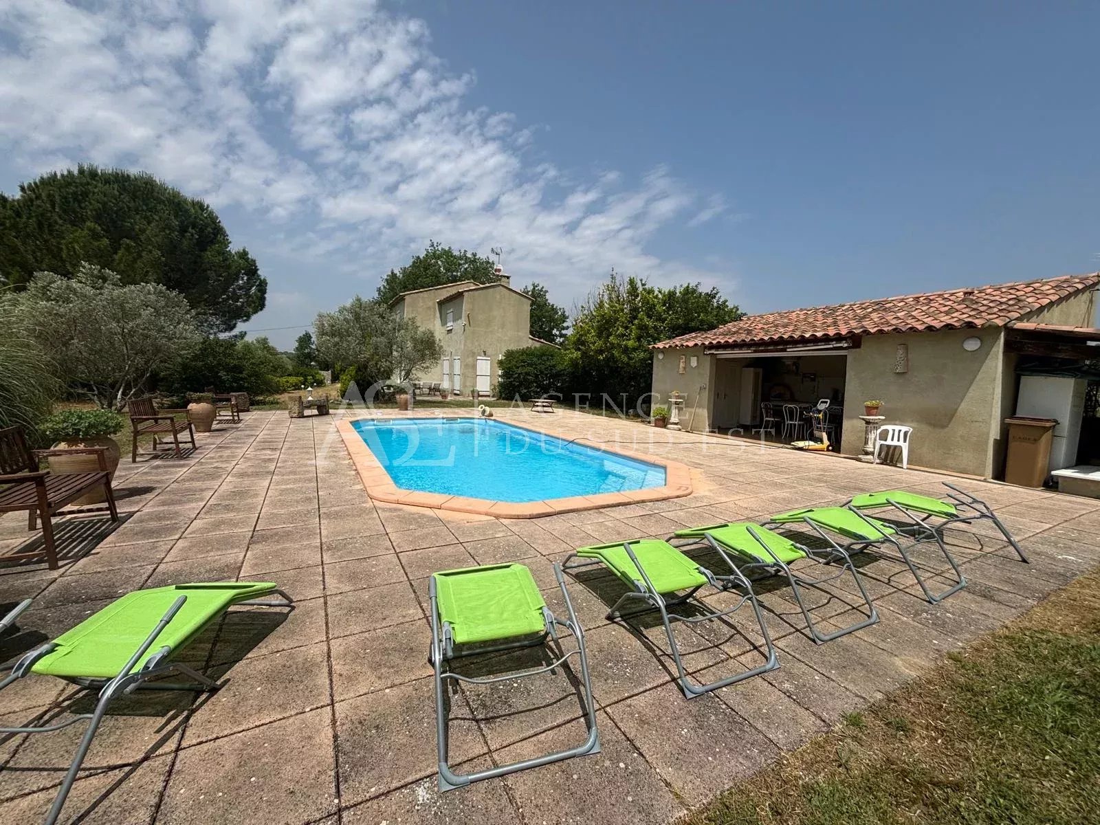 Agence immobilière de 