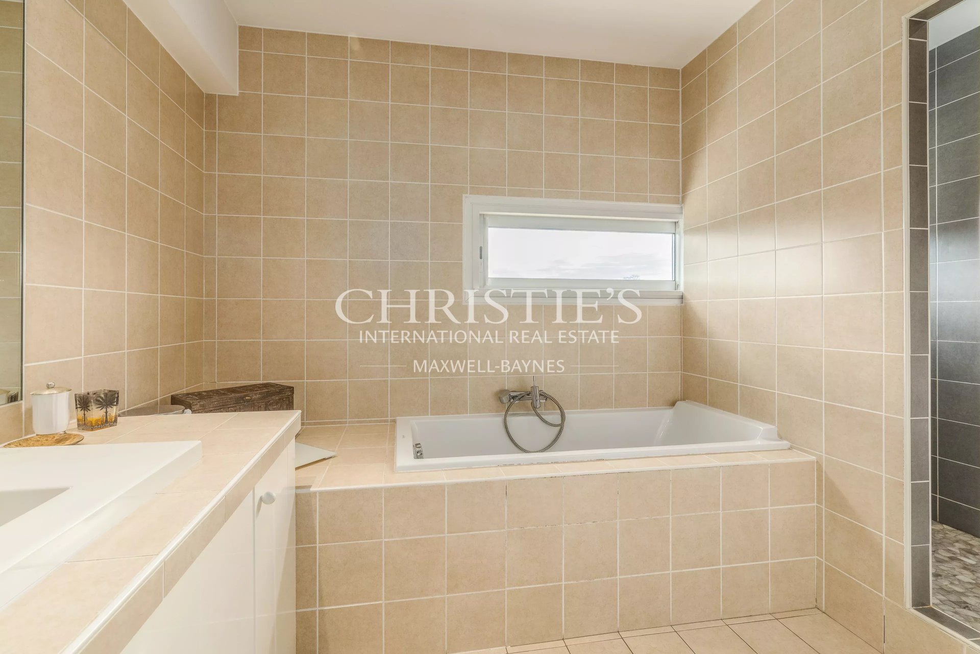 4 Bedroom Villa/Townhouse's Image 8