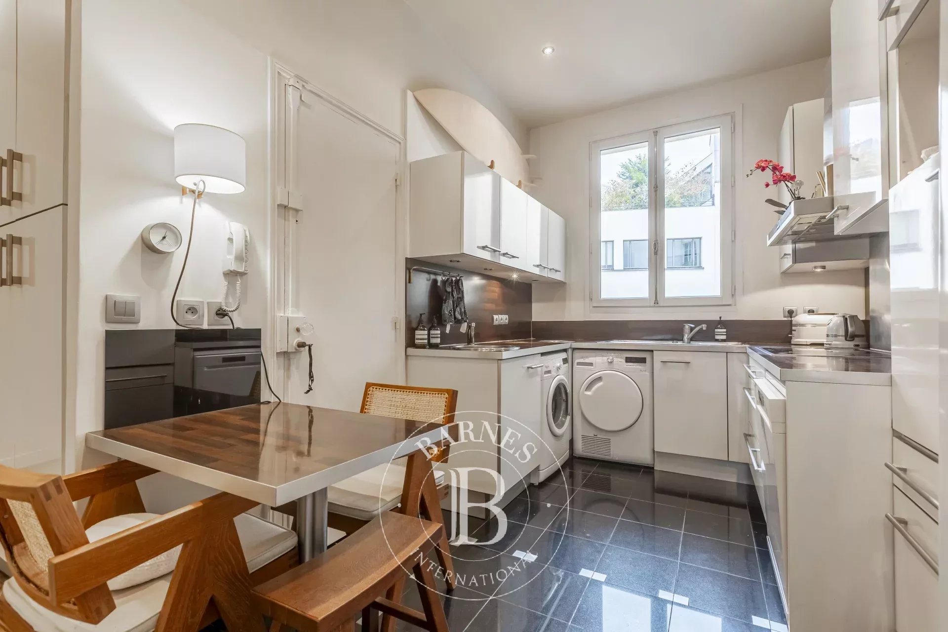 Paris 8 Étoile / Wagram - Renovated 3rd floor corner apartment - 3 or 4 bedrooms - picture 18