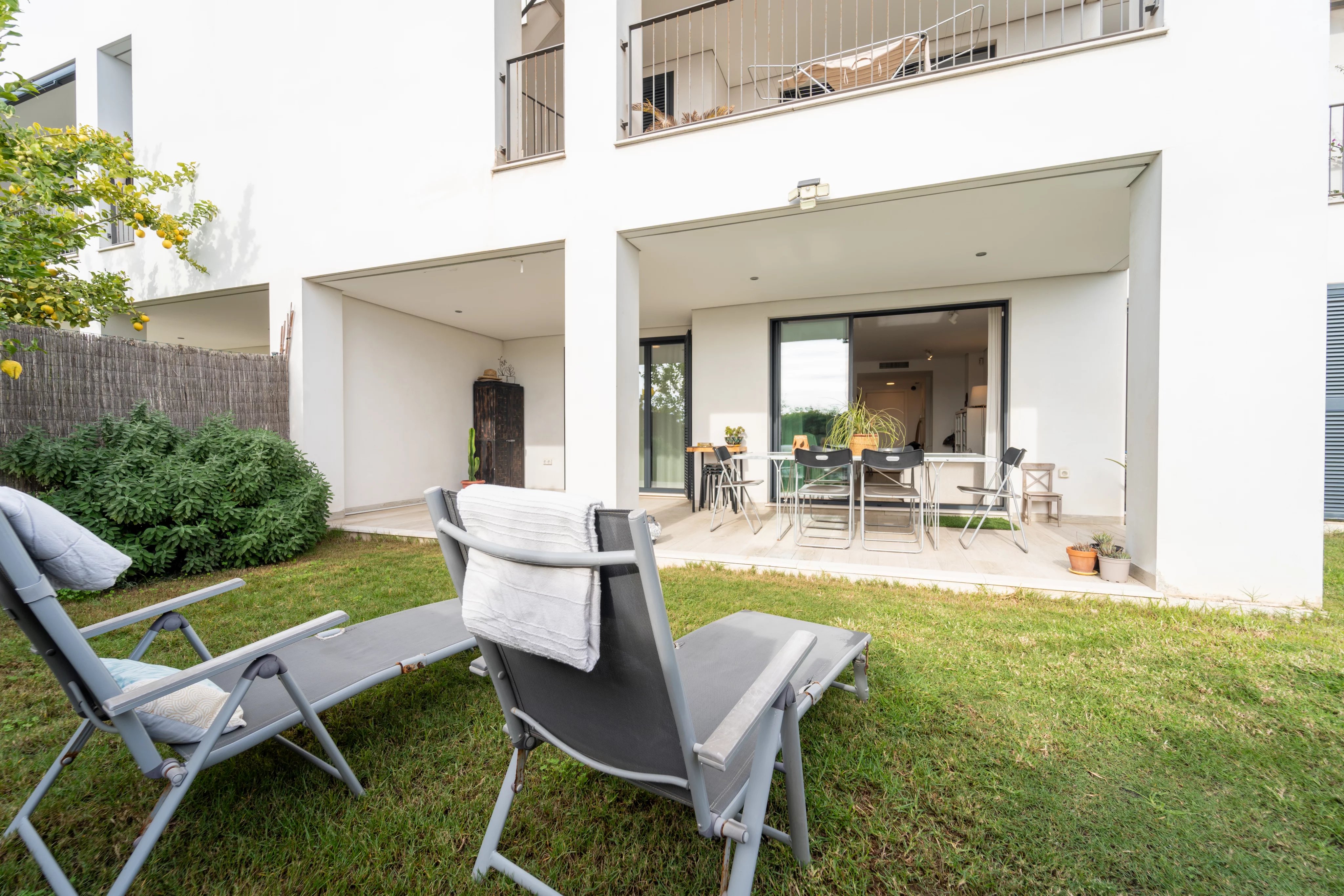 Appartement contemporain avec jardin privé à Santa Eulalia del Río, Ibiza