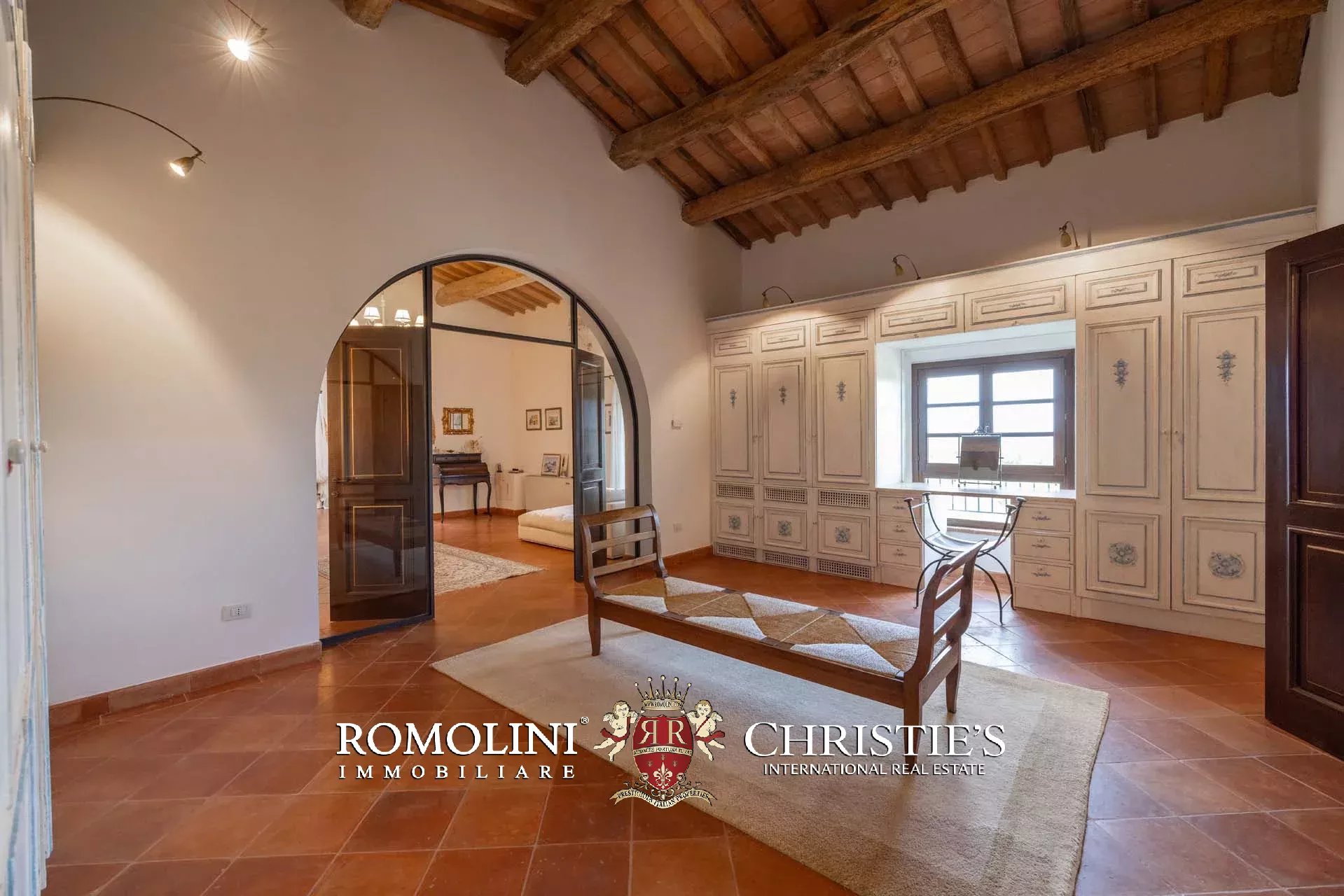 37 Bedroom Villa/Townhouse's Image 172