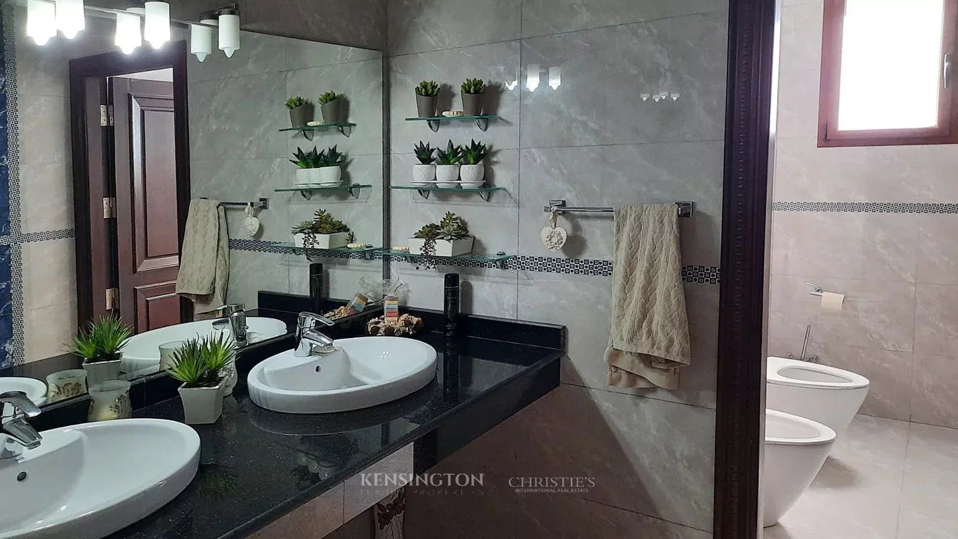 4 Bedroom Villa/Townhouse's Image 22