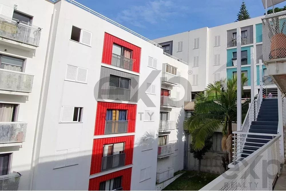 "Apartamento Moderno T3 em Funchal com Varanda"
