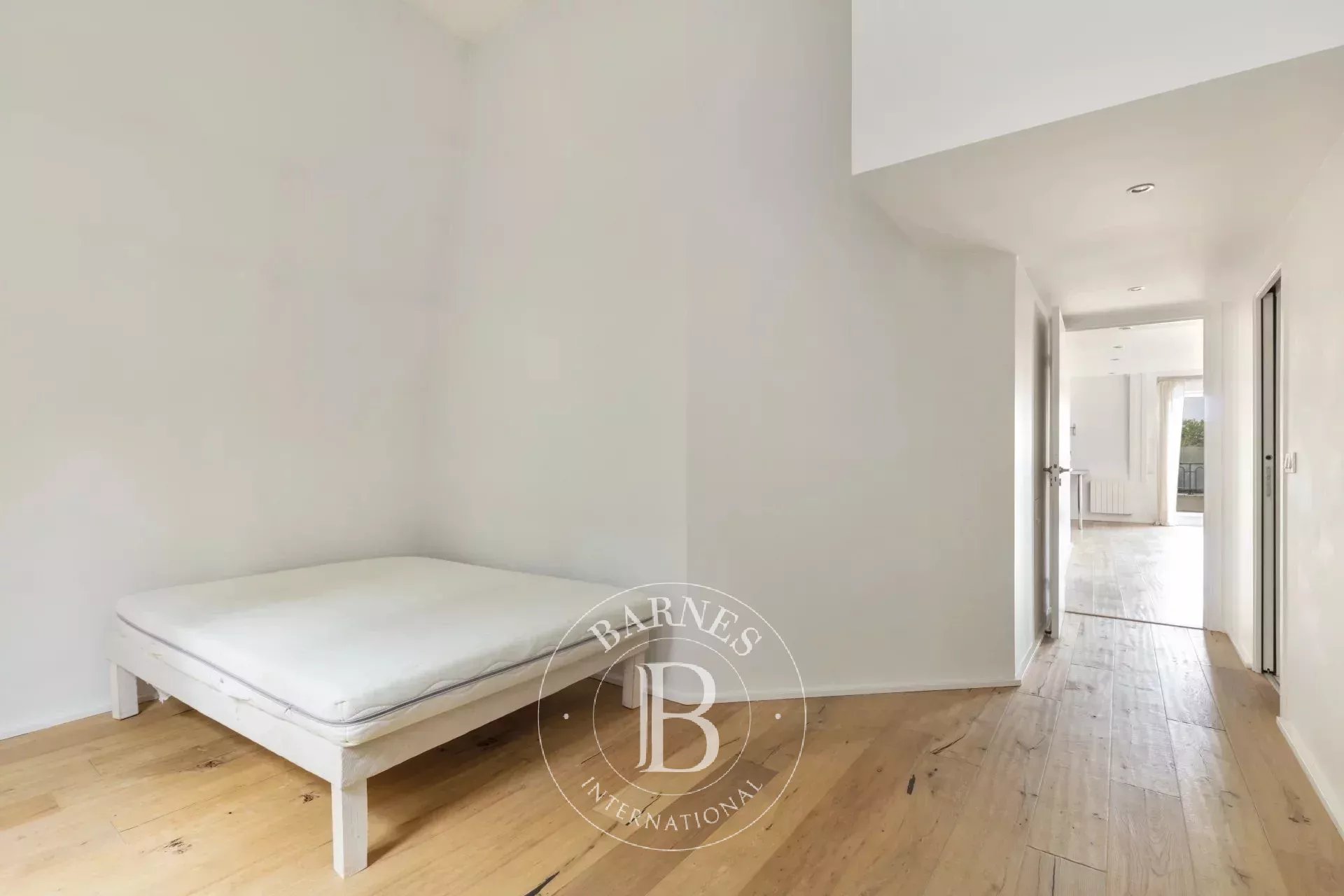 Saint-Cloud  - Appartement 7 Pi&egrave;ces 4 Chambres - picture 7