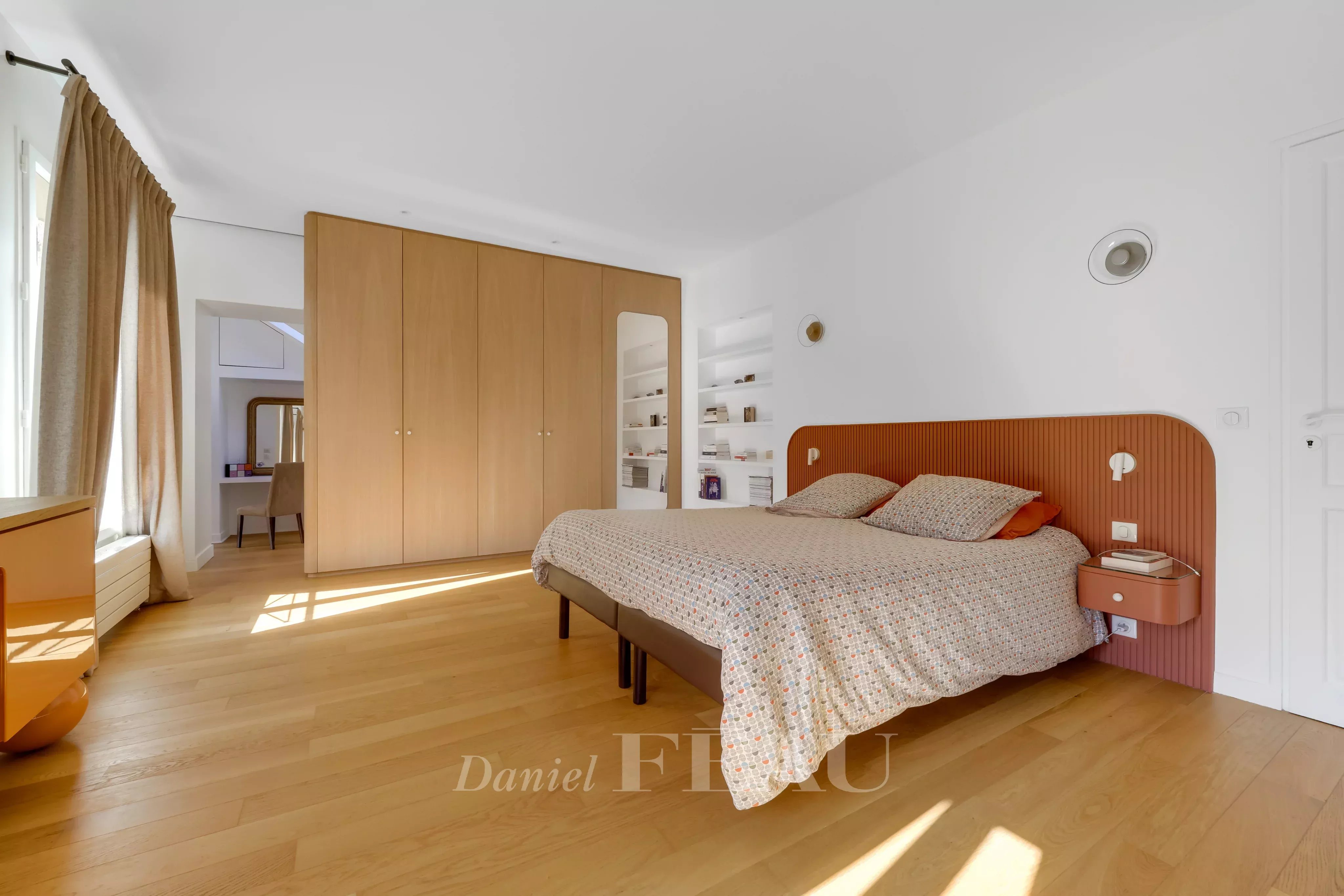 Suite parentale : chambre, penderies et coiffeuse