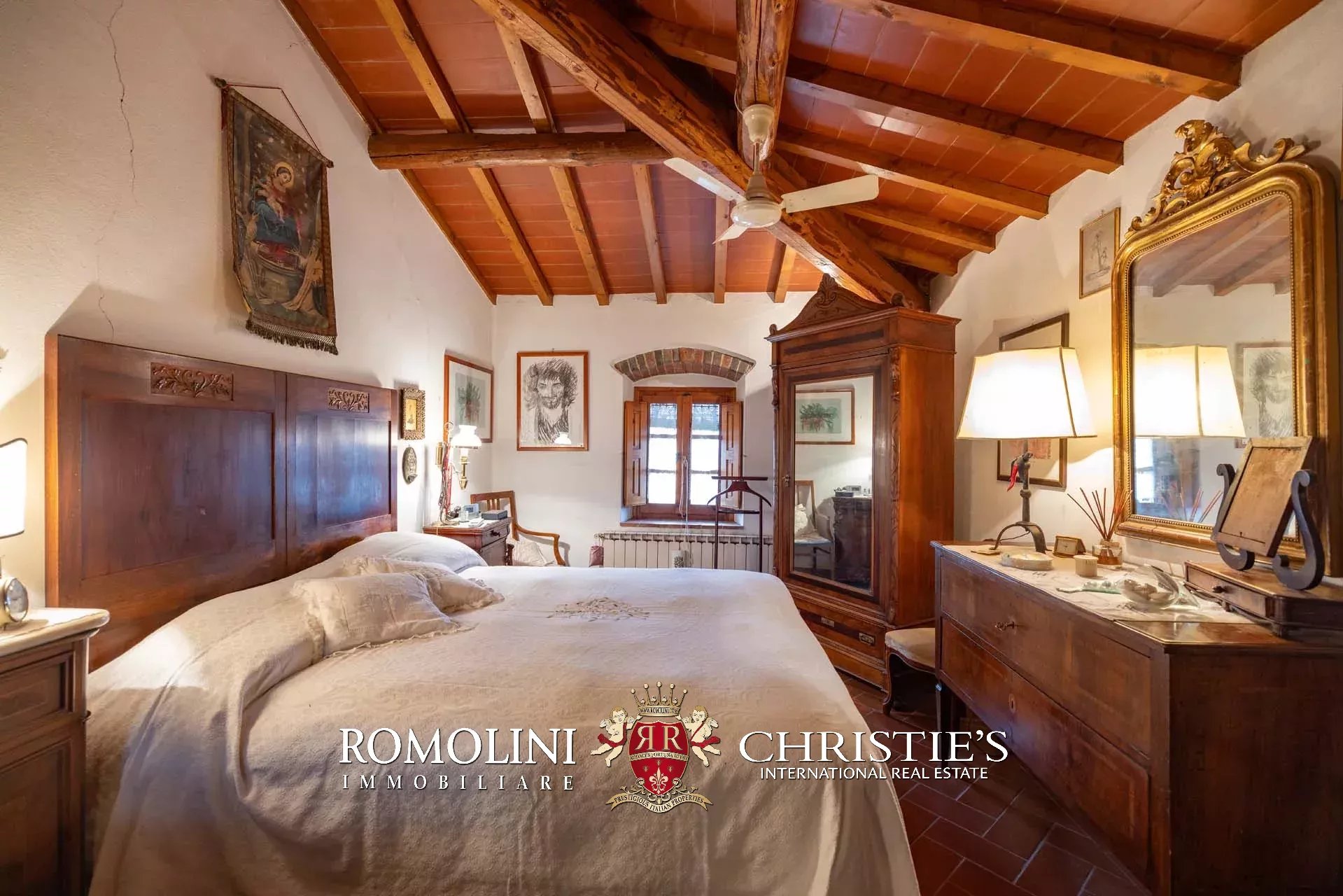 8 Bedroom Villa/Townhouse's Image 36
