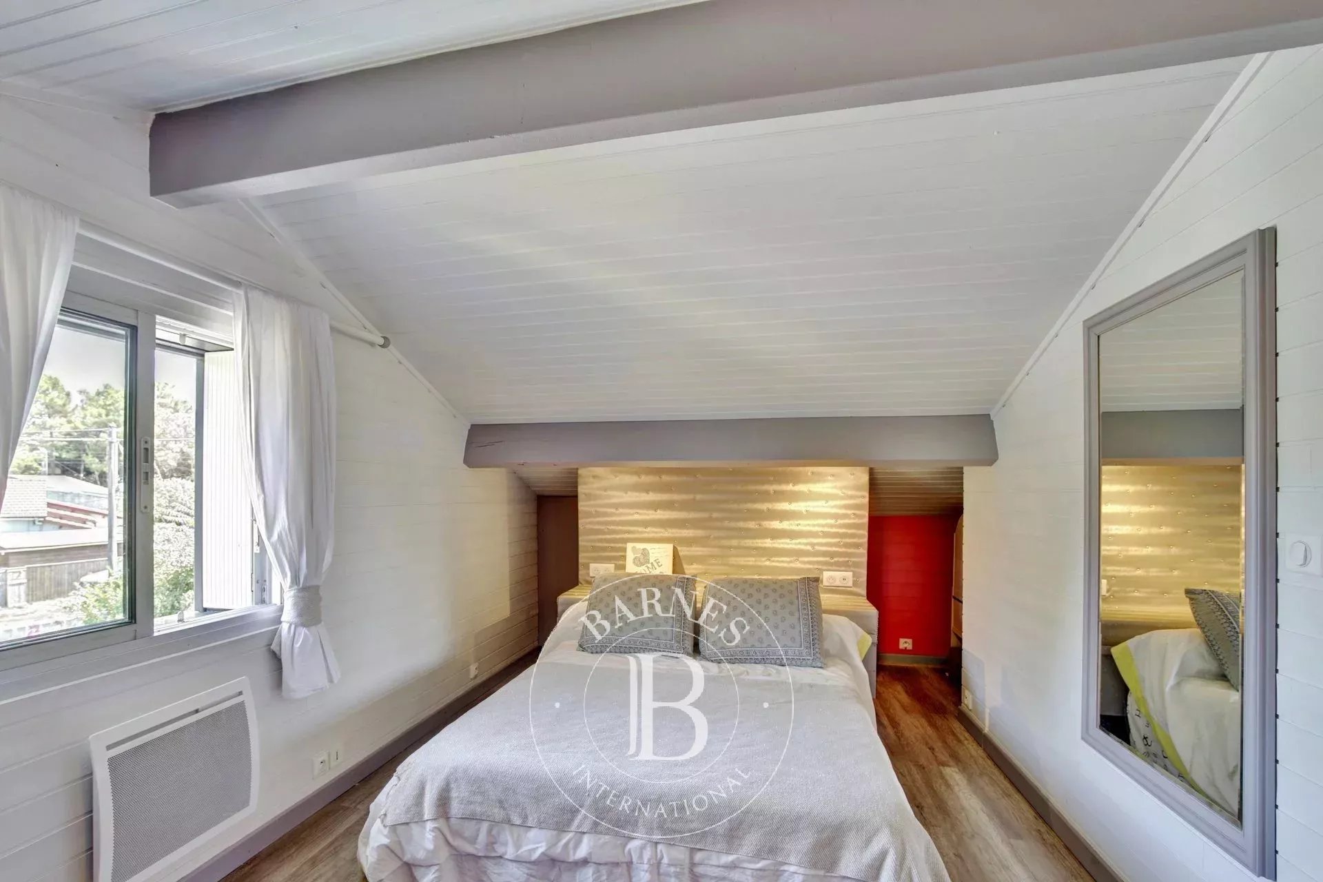 VILLA IN THE CENTER OF CAP FERRET WITH INDEPENDENT APARTMENT AND QUICK ACCESS TO BEACHES AND SHOPS - picture 11