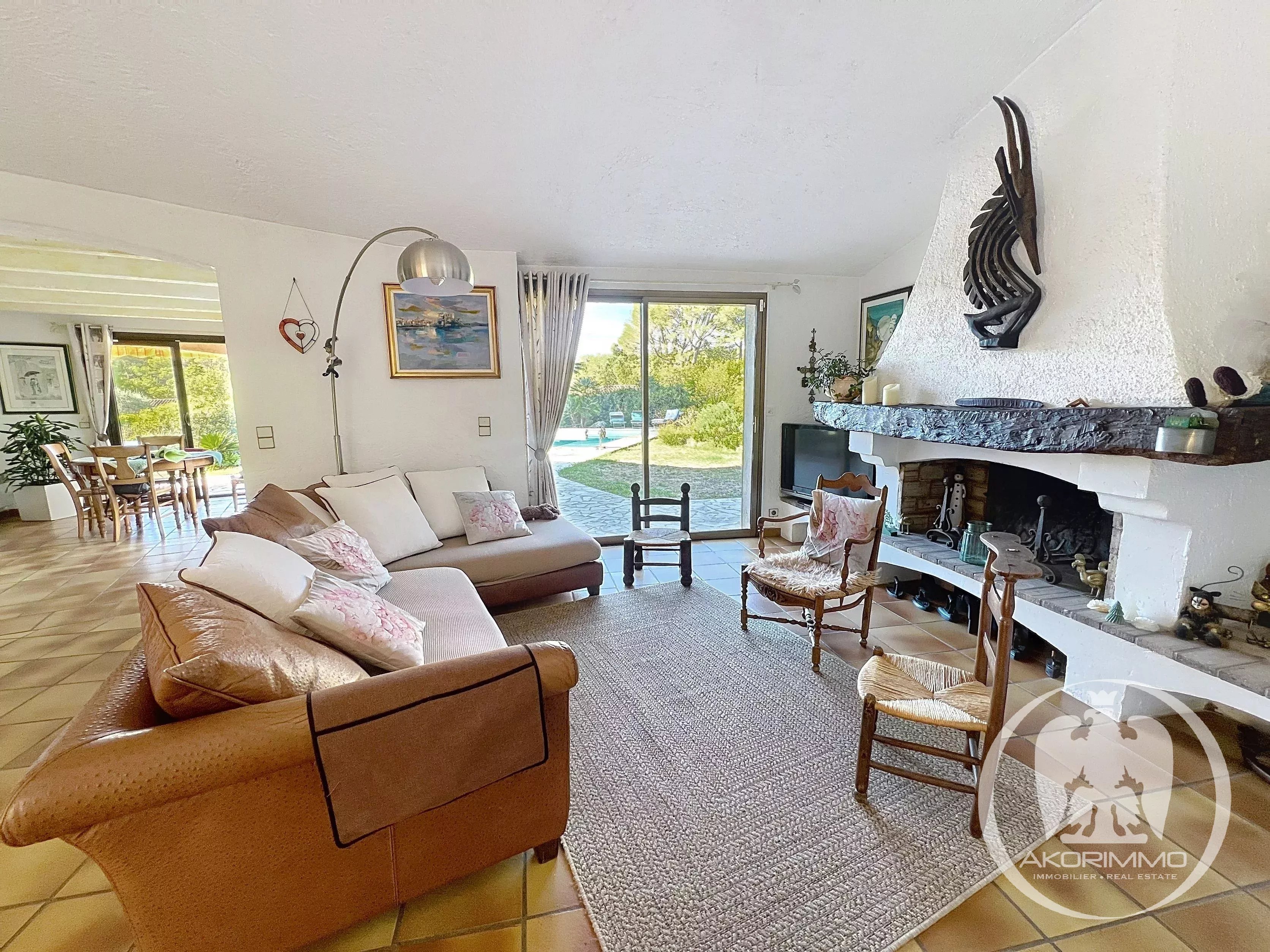 Maison  - 4 pièces  - 150.0 m2 -