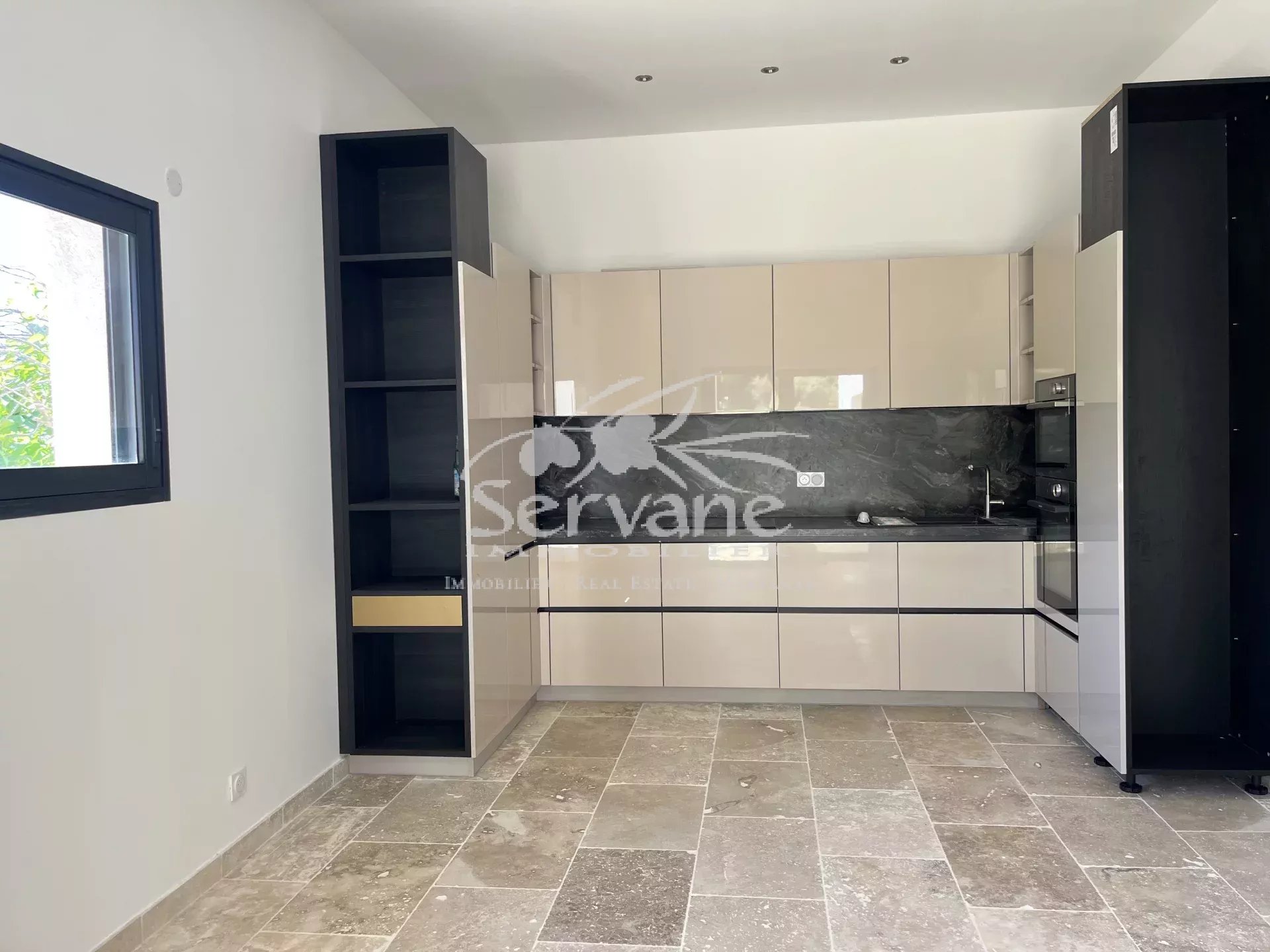 SUPERBE VILLA CONTEMPORAINE NEUVE COTIGNAC T4