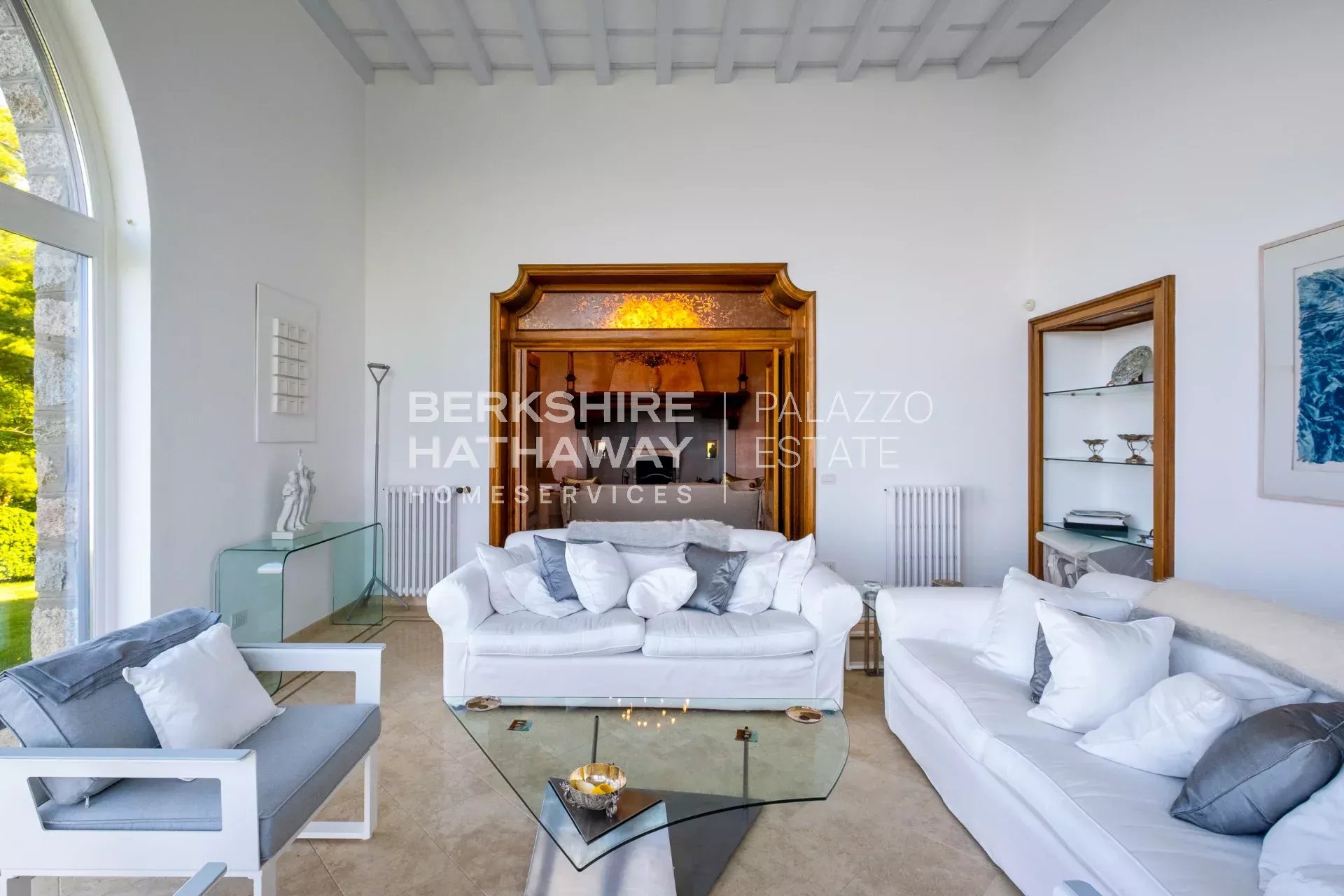 Historic Panoramic Villa with Botanical Park and Lake View