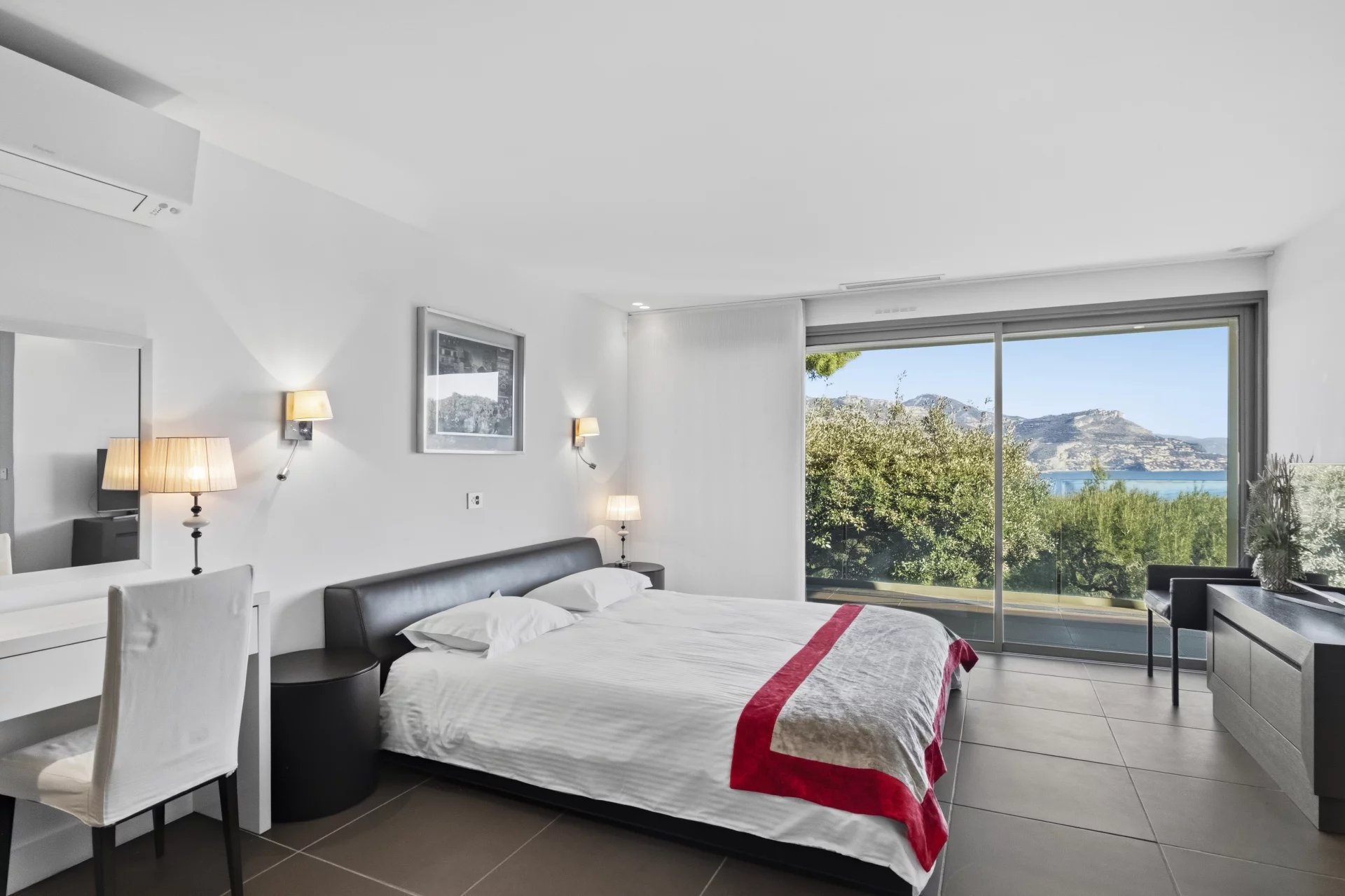 Modern 5-bedroom villa with open views and pool