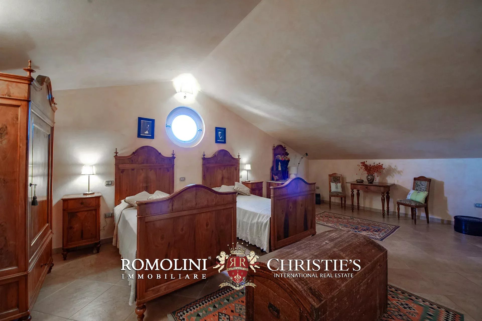 10 Bedroom Villa/Townhouse's Image 71