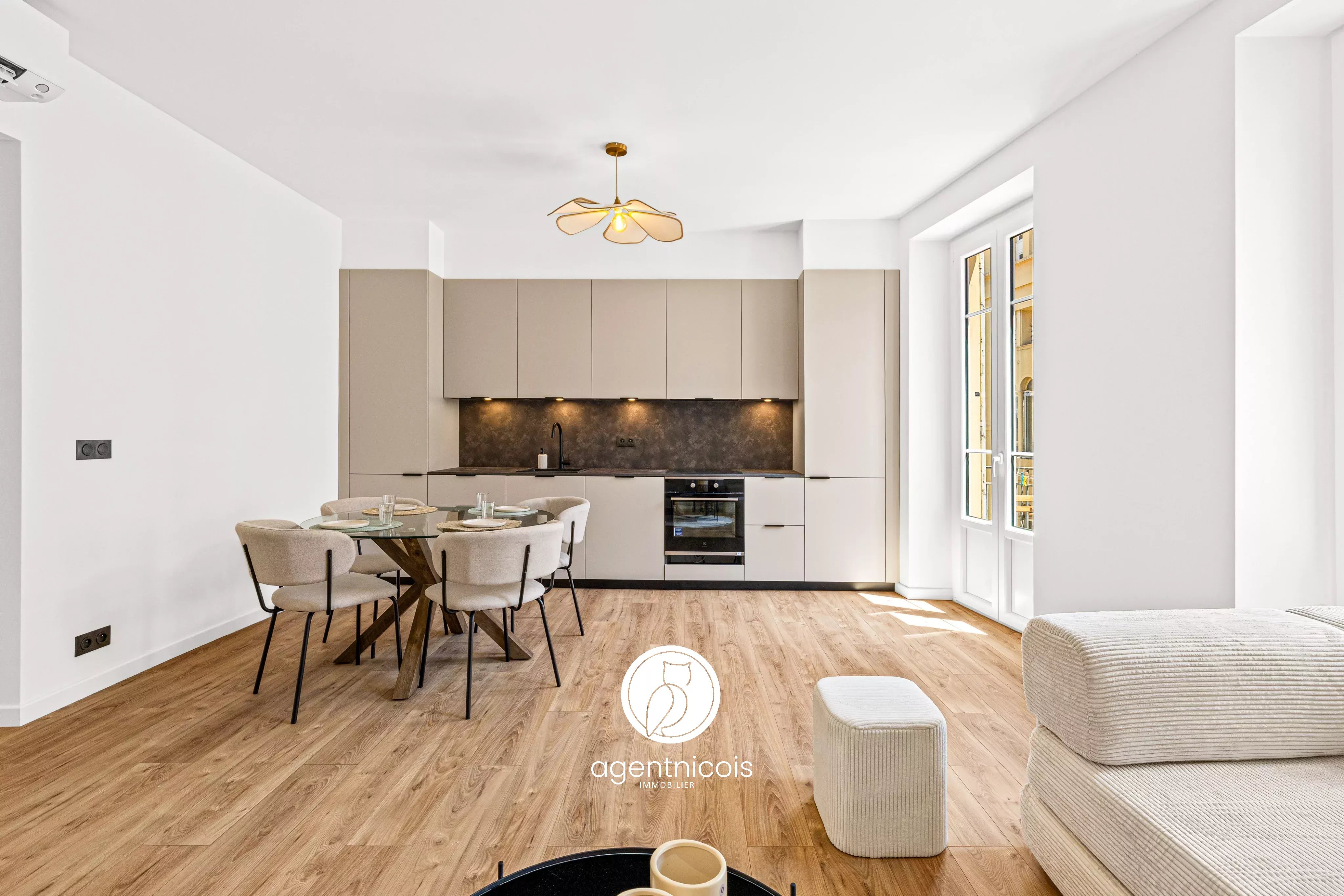 Agence immobilière de 