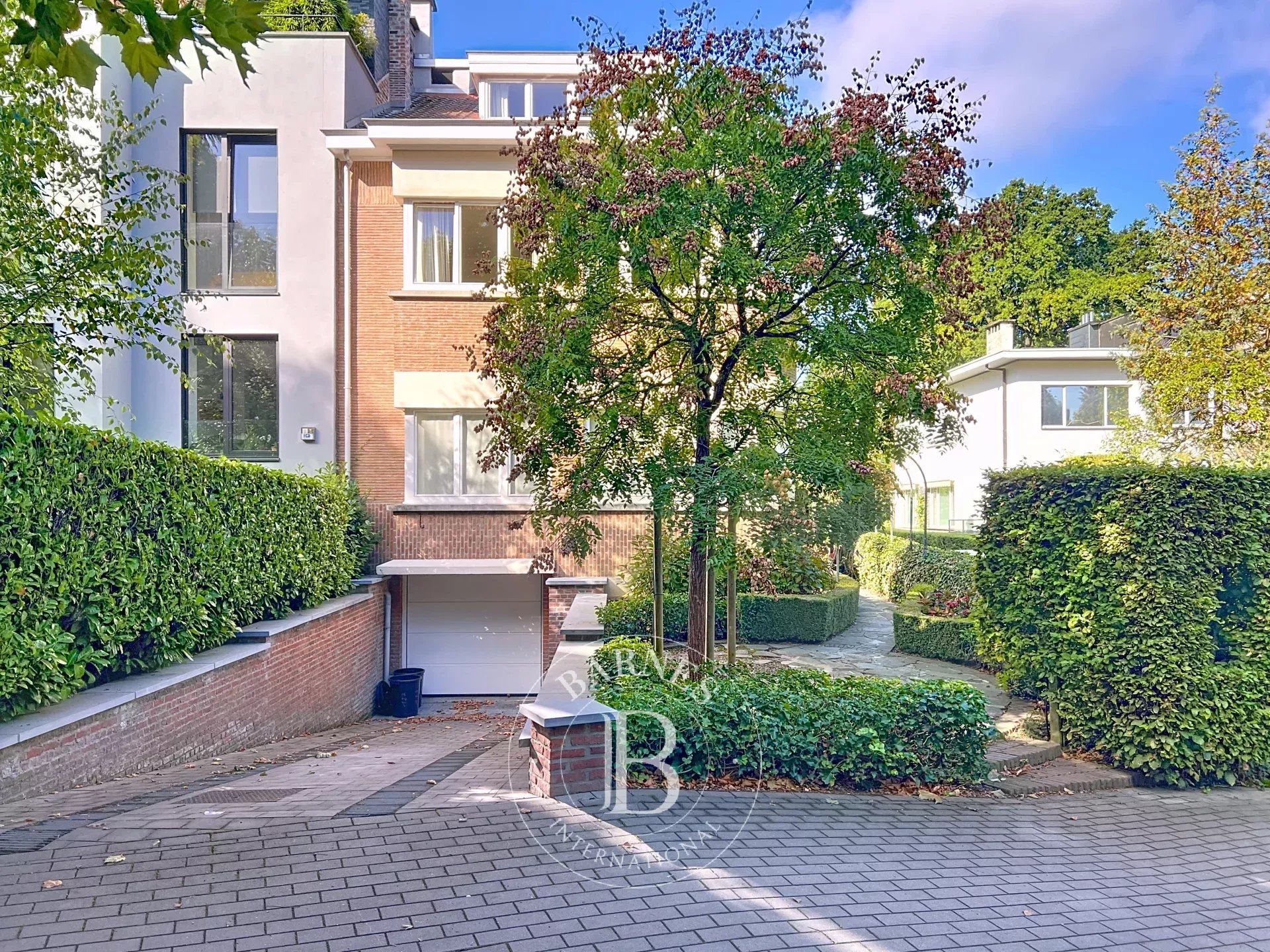 Belle Maison lumineuse avec un très beau jardin et garage