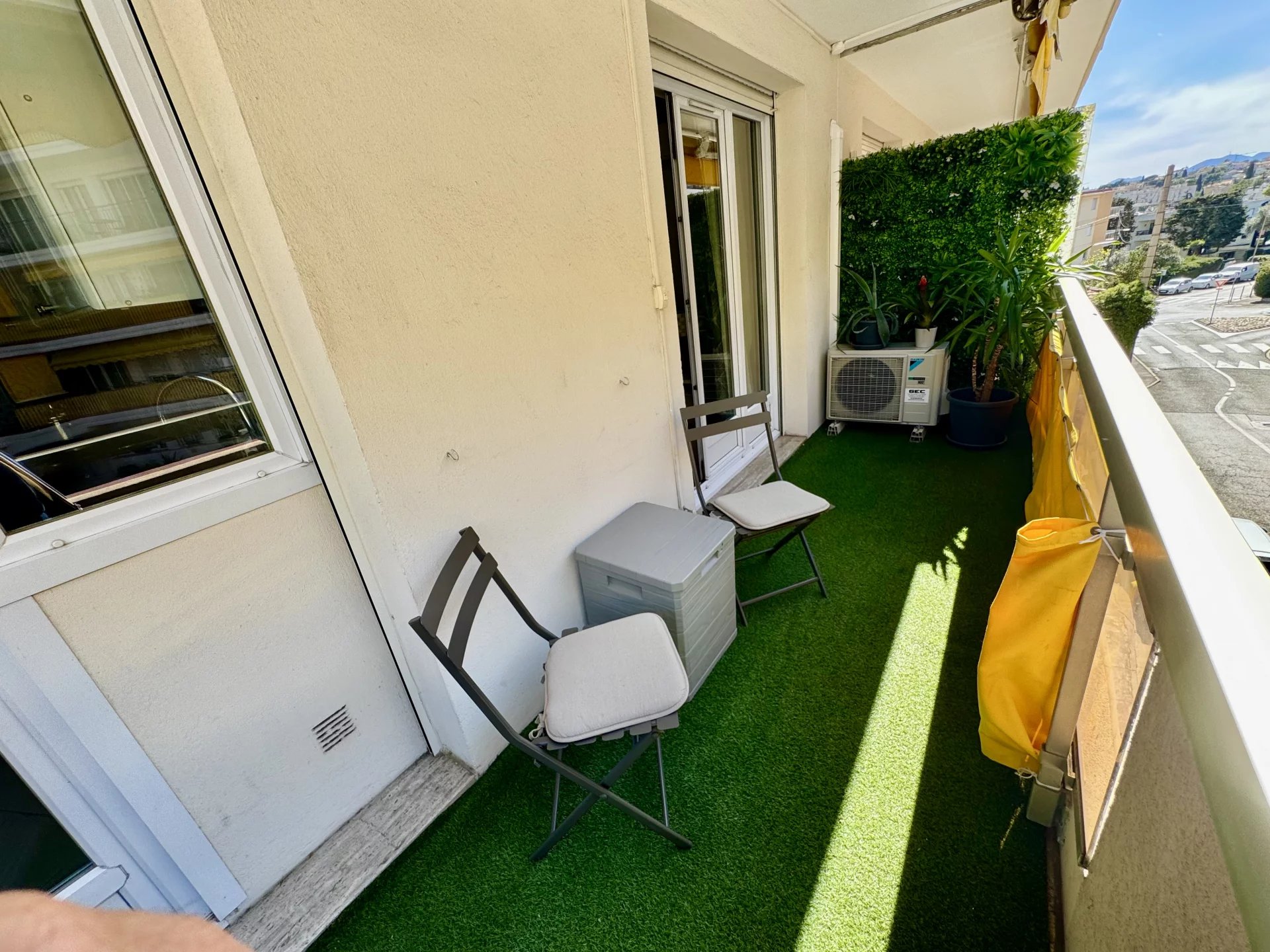 LE CANNET TOWN HALL FOR SALE 3 ROOMS