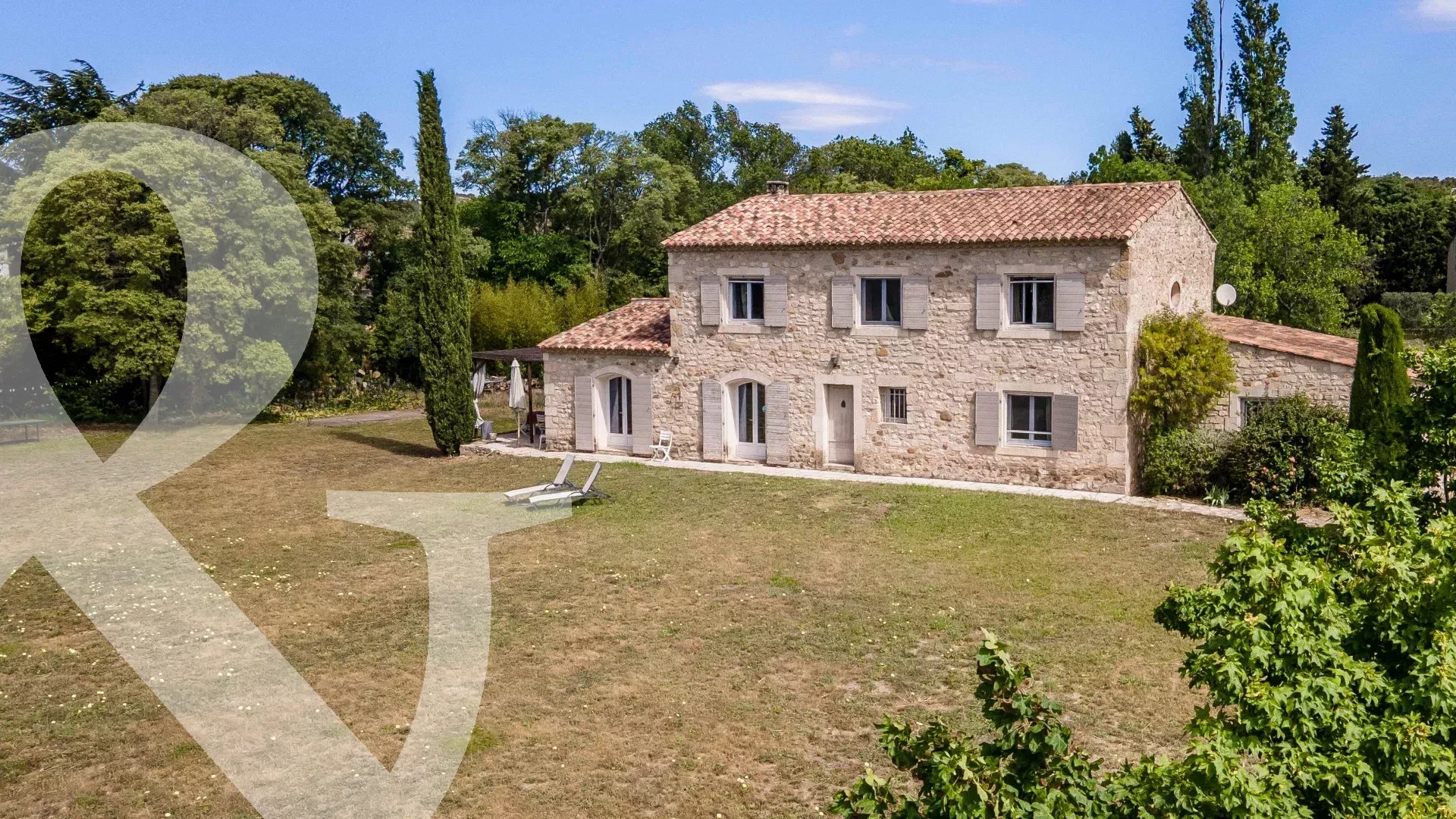 BELLE MAISON EN PIERRE A FORT POTENTIEL