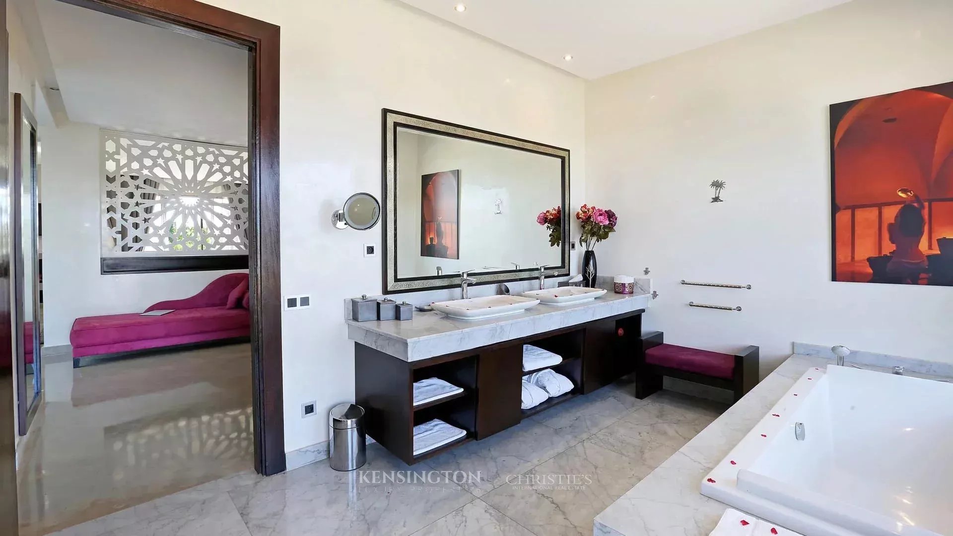 6 Bedroom Villa/Townhouse's Image 39