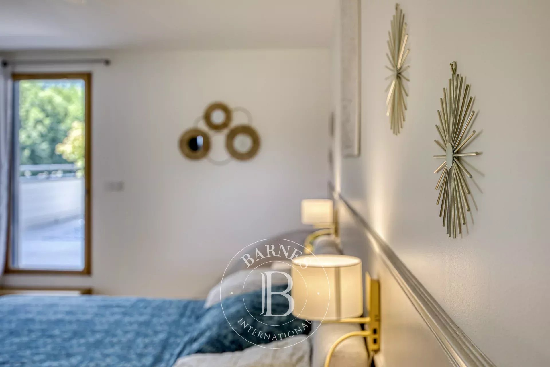 BARNES Pays de Gex – DIVONNE-LES-BAINS – SECTEUR RÉSIDENTIEL – VILLA D’ARCHITECTE RÉNOVÉE AVEC PISCINE - picture 22