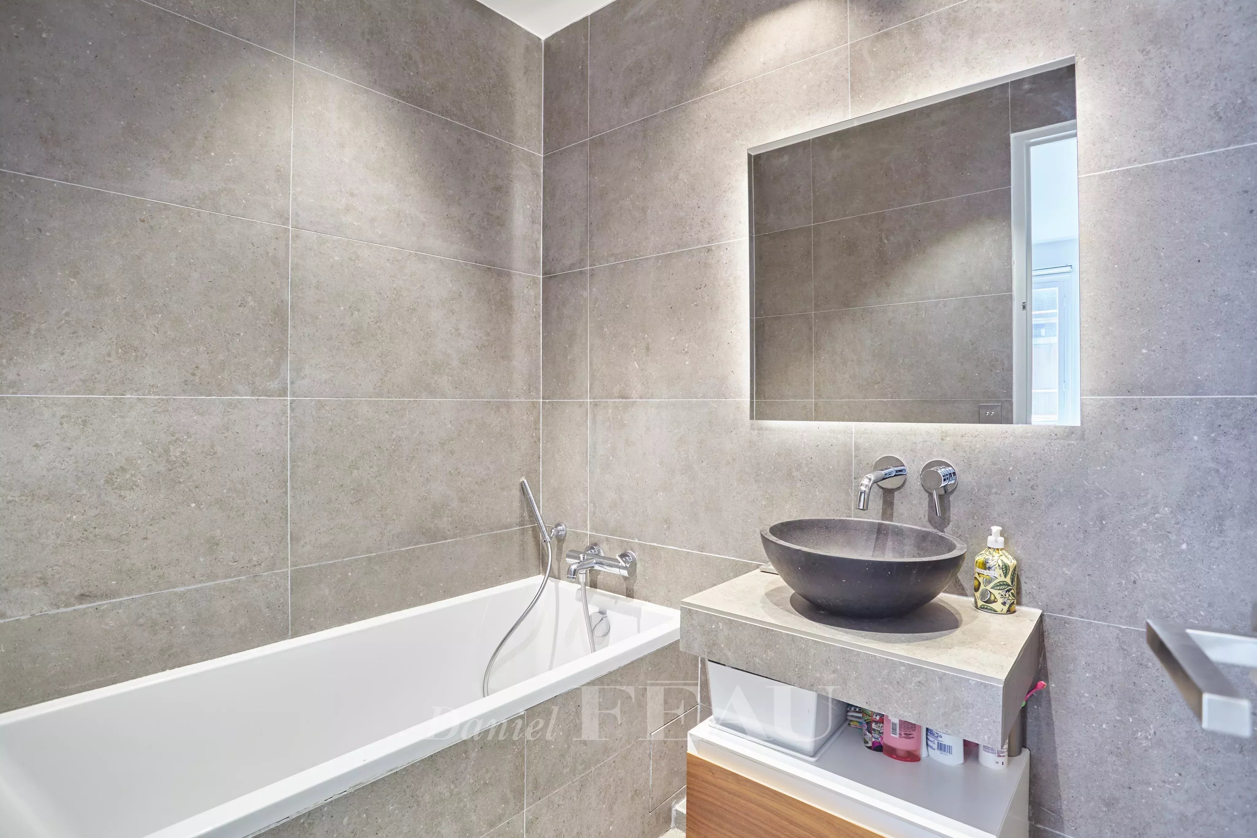 Sale Apartment Paris 16th