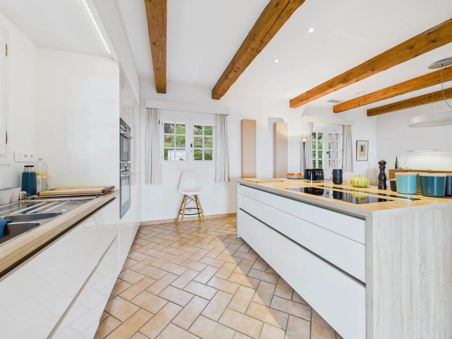 Spacious 5 bedroom family home near Fayence - Mons