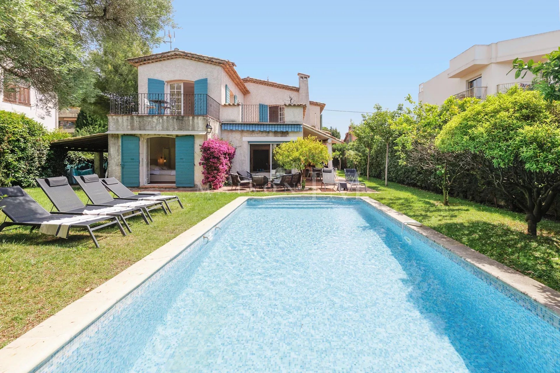 Agence immobilière de 