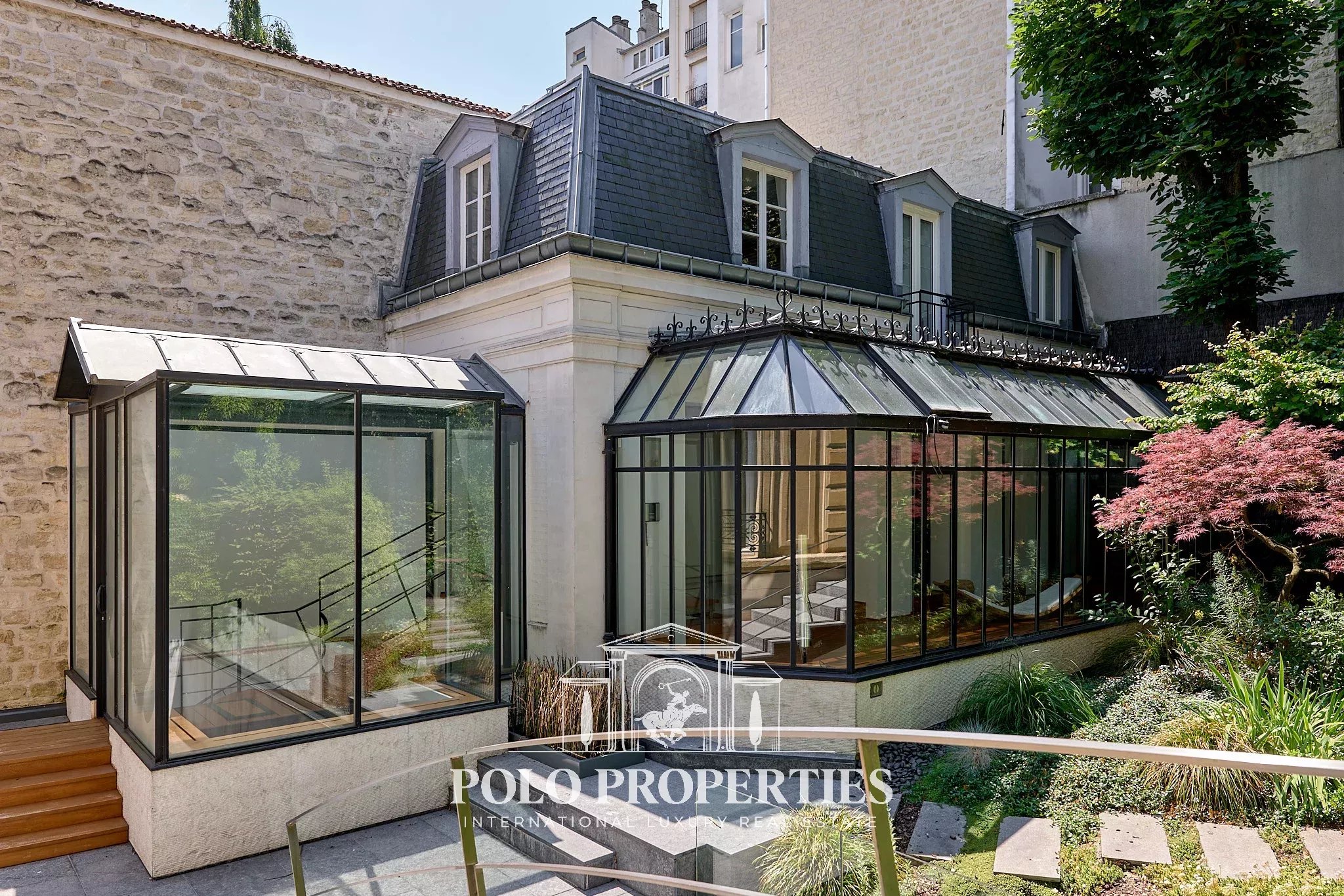 Private mansion with garden and pool - Porte Dauphine