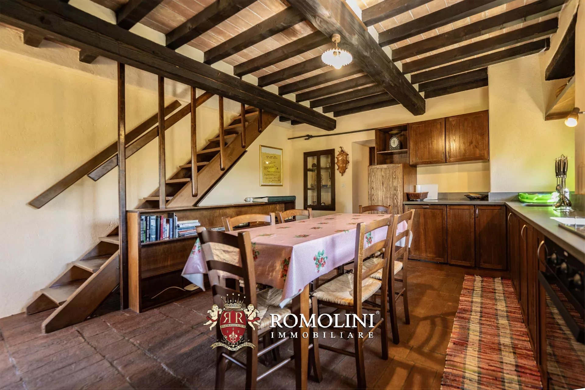8 Bedroom Villa/Townhouse's Image 32