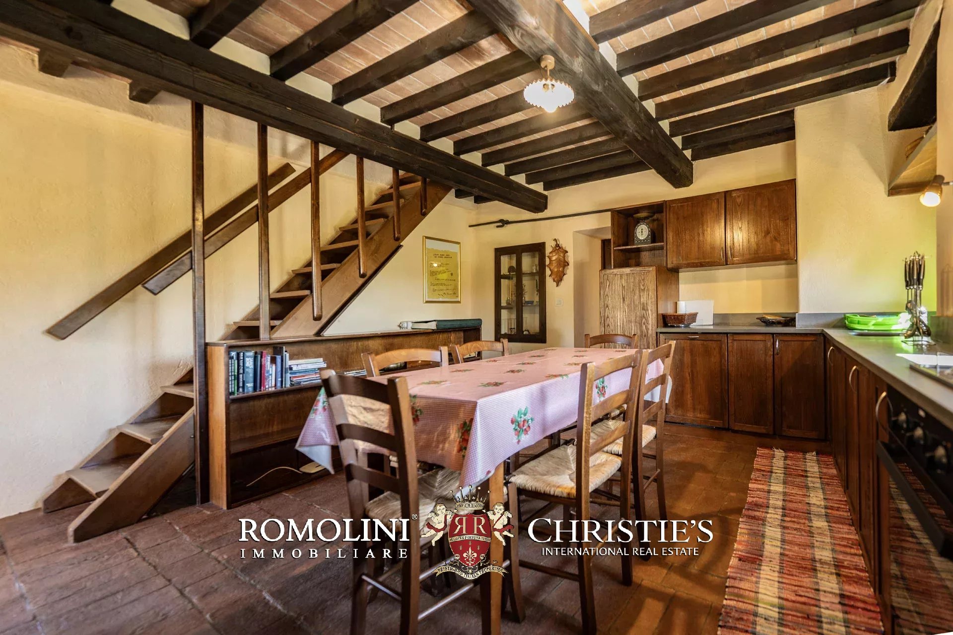 8 Bedroom Villa/Townhouse's Image 32