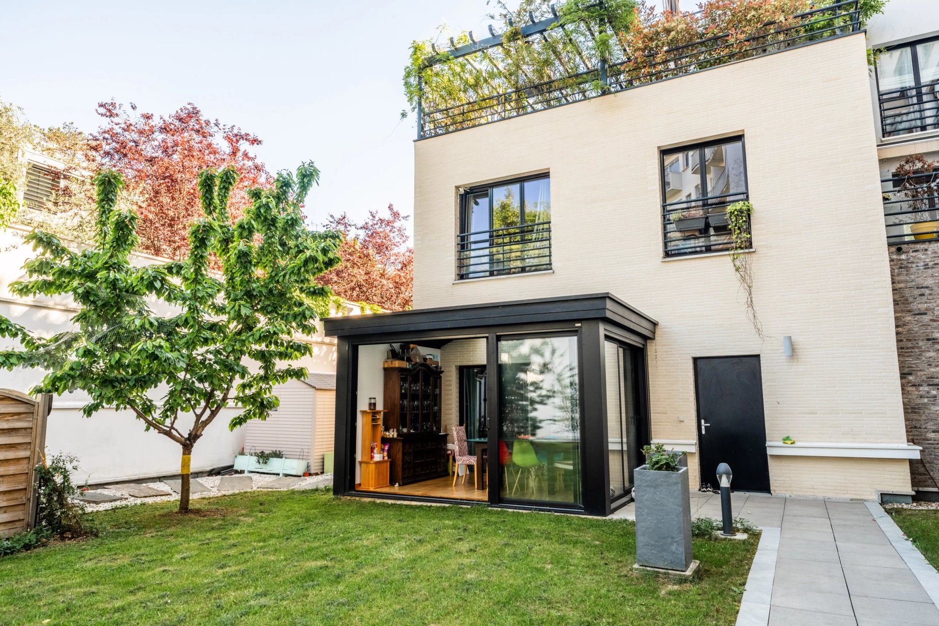 4 Bedroom Villa/Townhouse's Image 11