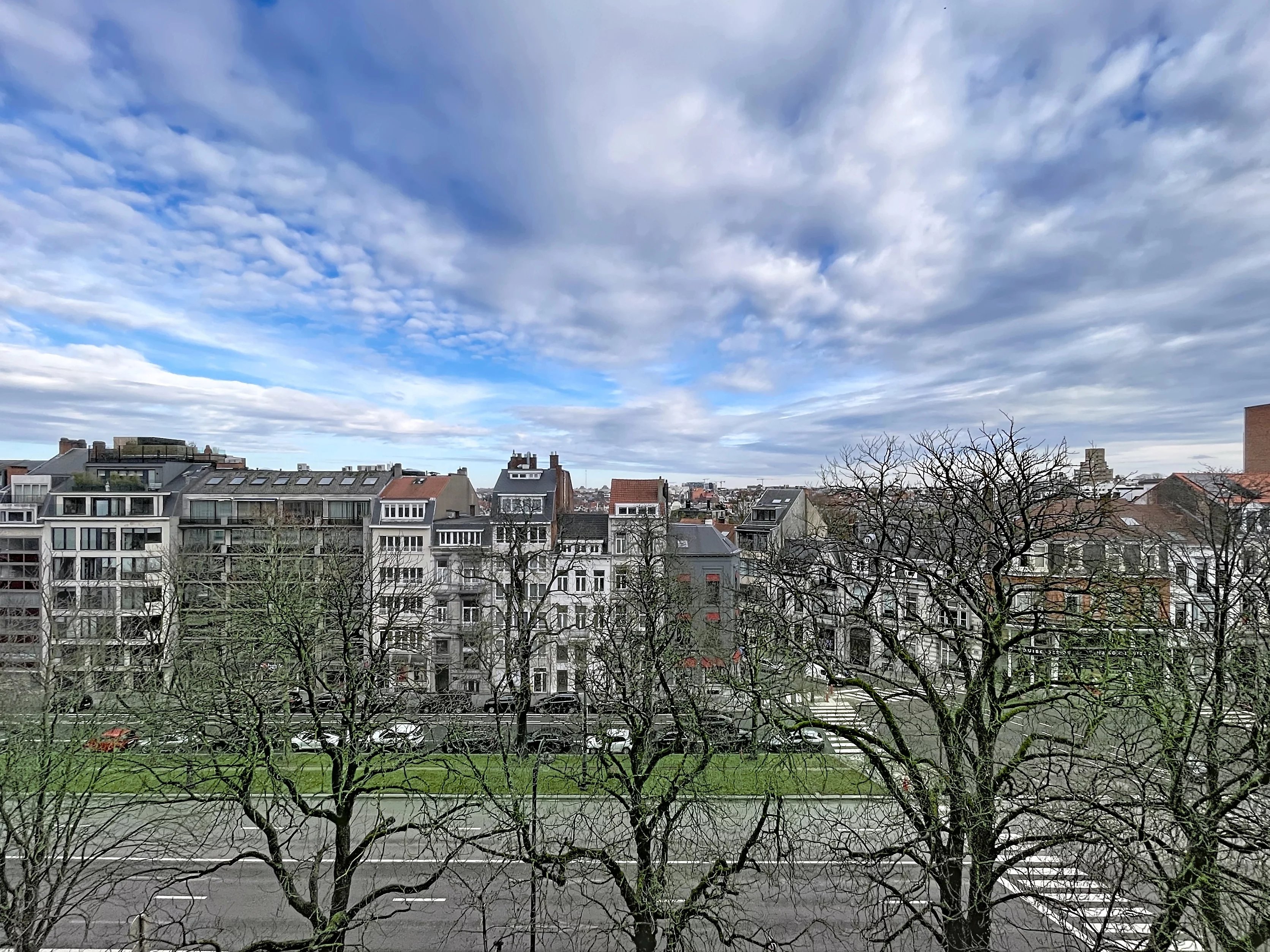 Avenue Louise/ Etangs dIxelles- Appartement de standing - Garage