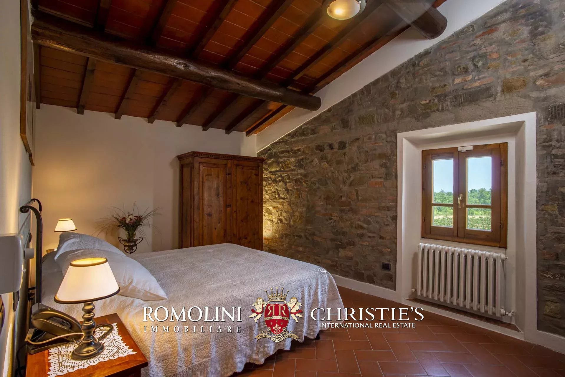 4 Bedroom Vineyard's Image 31