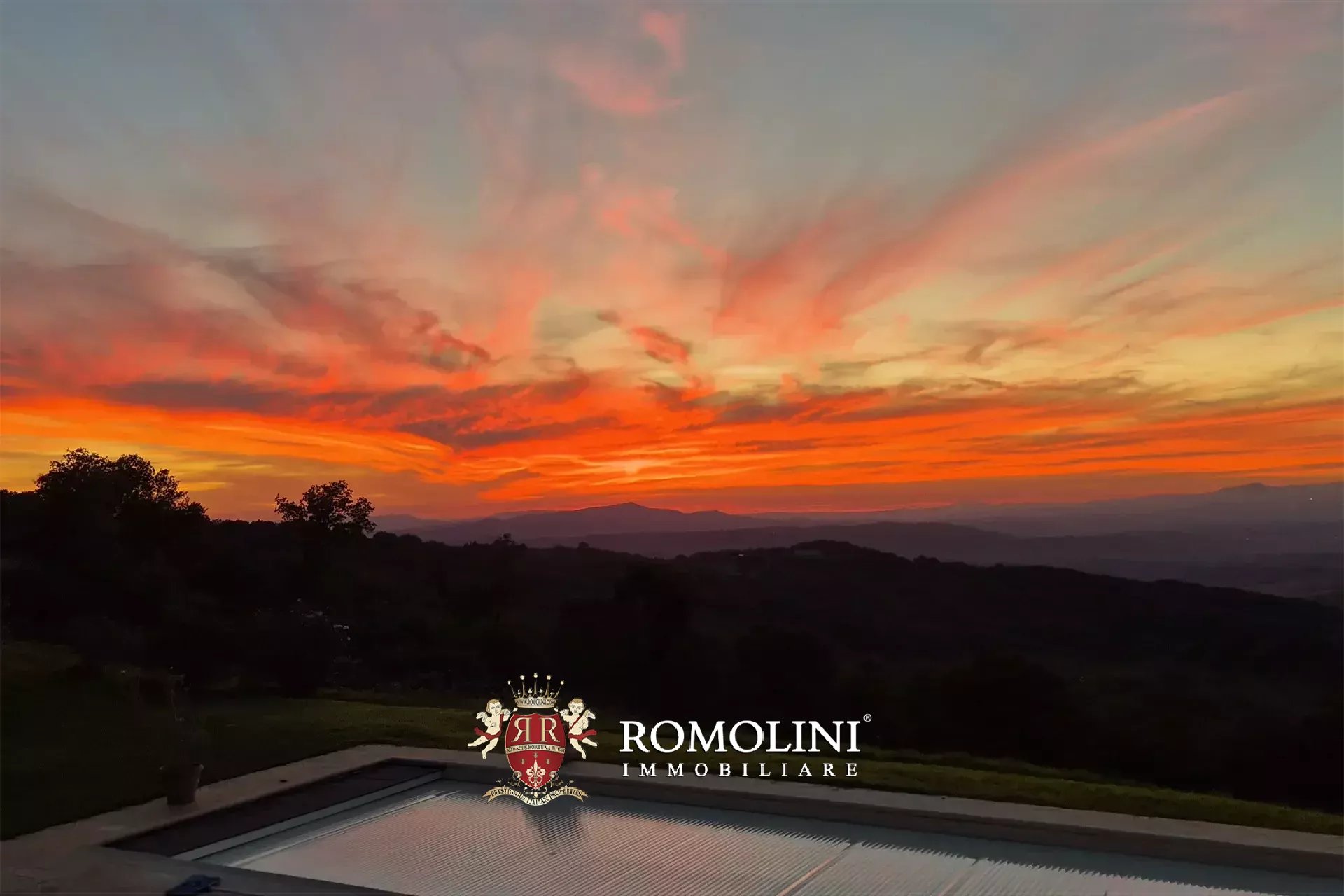 RUSTIC FARMHOUSE WITH POOL FOR SALE IN MOUNT AMIATA, MAREMMA