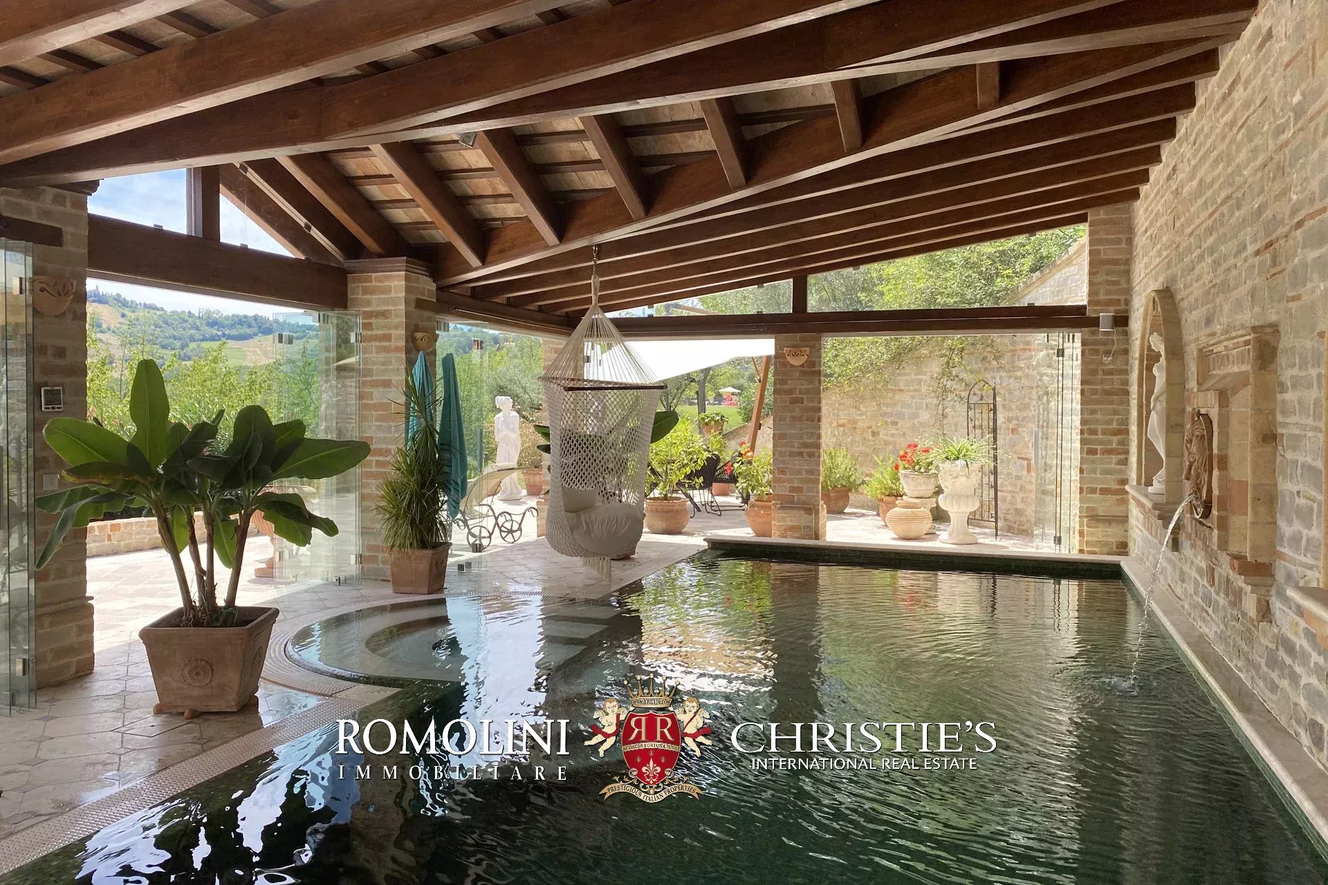 13 Bedroom Vineyard's Image 59