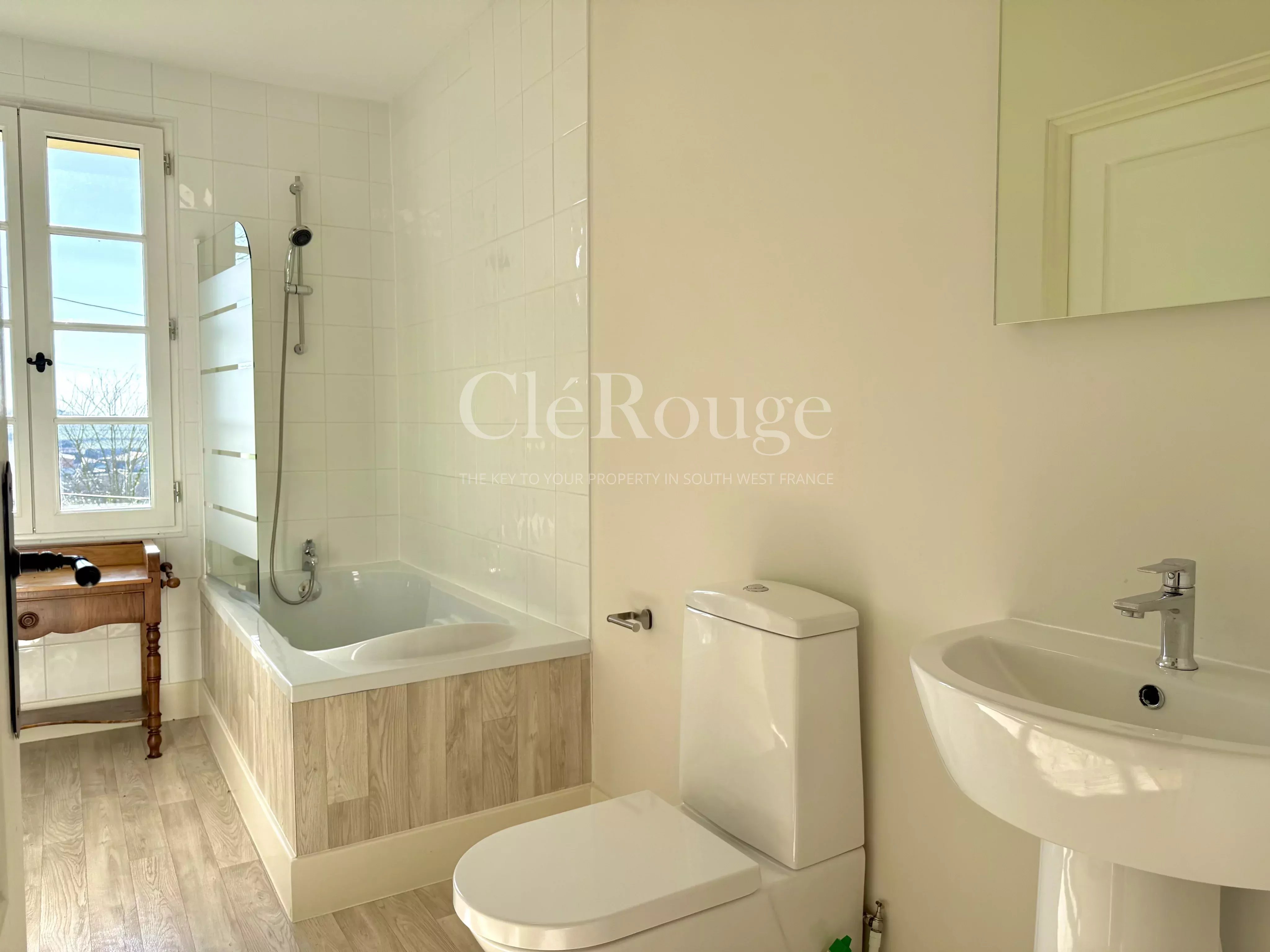 Elégante propriété en pierre avec 2 gîtes, piscine et grange située dans le triangle d'or entre Duras et Eymet