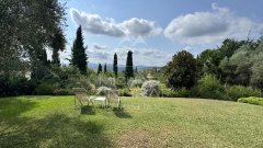 Charming villa with an open view and four suites — photo 3 of 3
