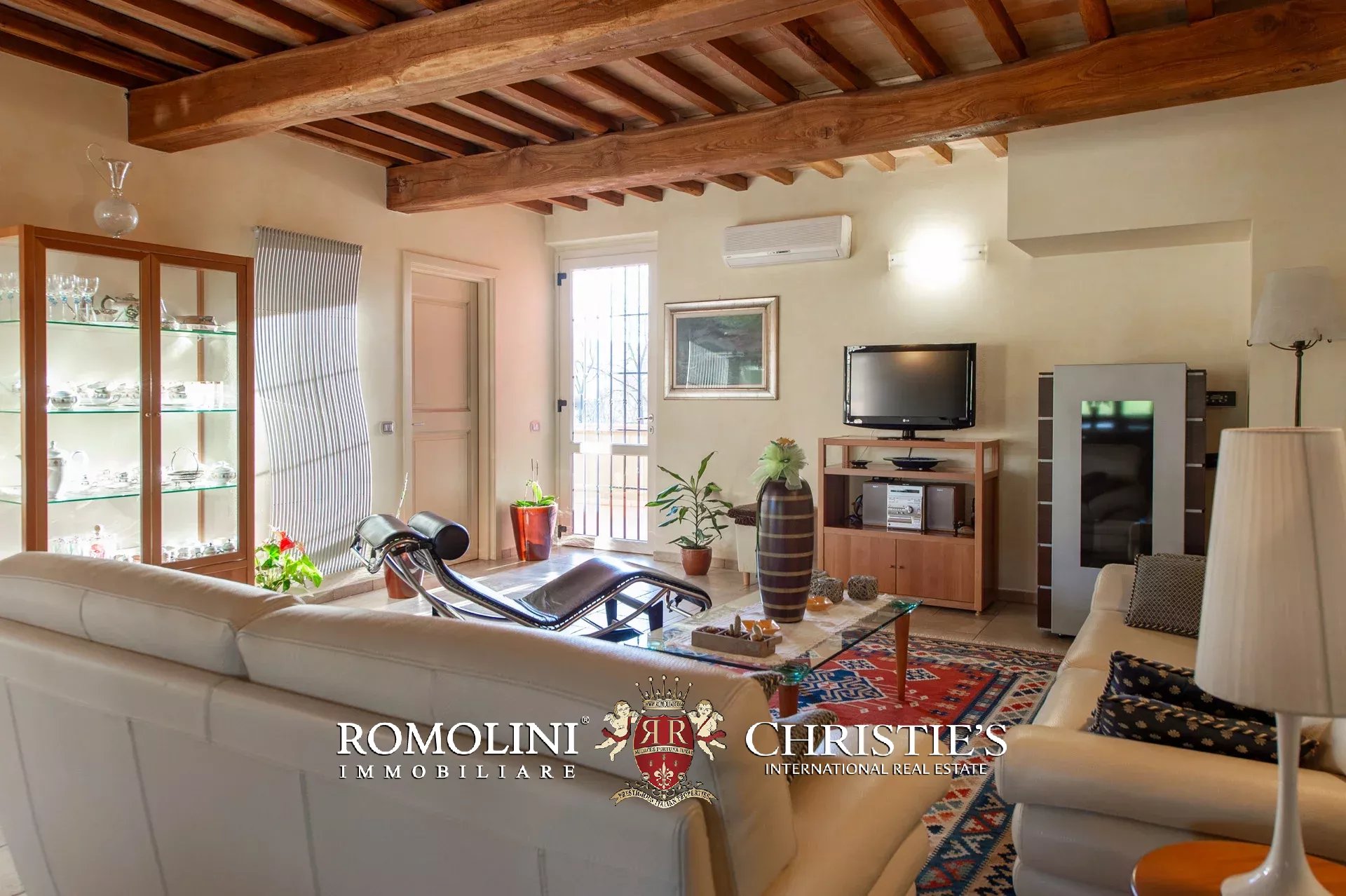 10 Bedroom Villa/Townhouse's Image 48